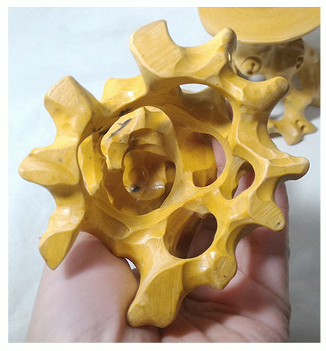 ฐานหรือกี๋ไม้boxwood ทรงรากไม้ อันละ