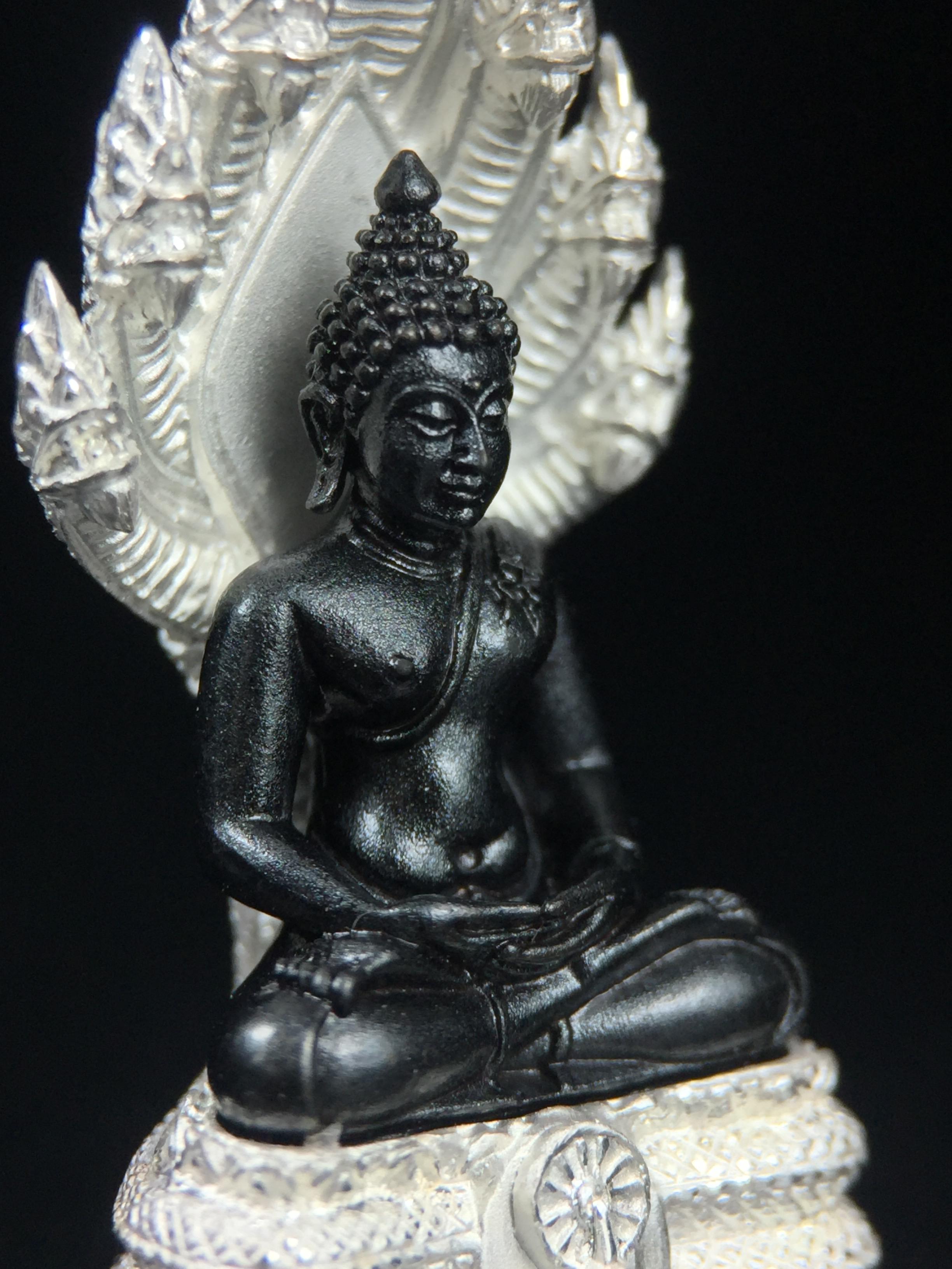 พระนาคปรก สธ. รุ่นสร้างพระอุโบสถเฉลิมพระเกียรติ 4 รอบ 84 พรรษา สมเด็จพระเทพรัตนราชสุดาฯ วัดบวรนิเวศวิหาร ปี 2543 พิมพ์ใหญ่ องค์พระเนื้อนวโลหะ ฐานนาคปรกเนื้อเงิน(สภาพ สวย )พิธีใหญ่ พุทธศิลป์งดงาม หายาก(องค์หมายเลขสวย ๘๓๕) (1 ใน 1999 องค์)