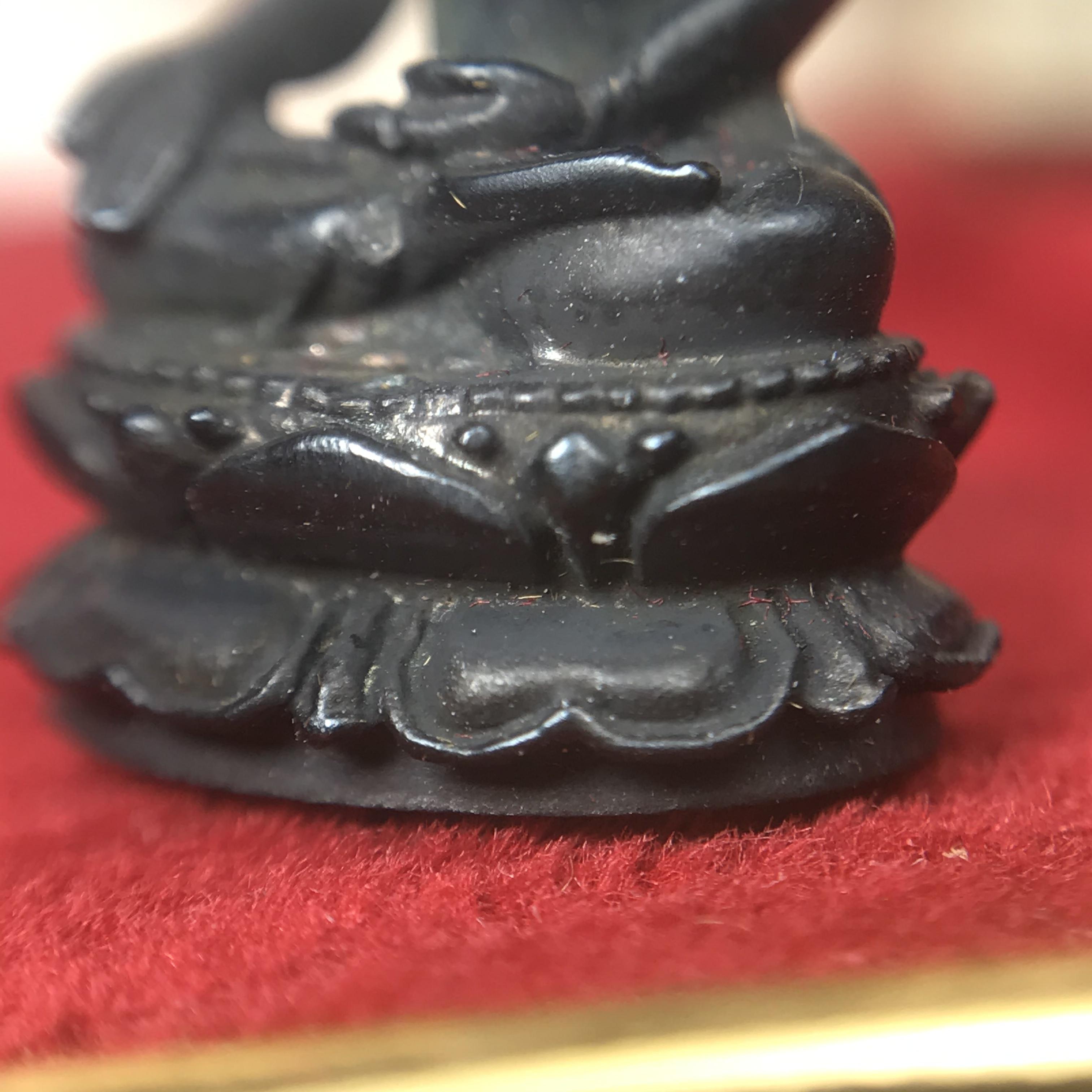 ชุดพระกริ่งไพรีพินาศ(รุ่นแรก สมเด็จพระญาณสังวร) เนื่องในพระบรมราชวโรกาสพระบาทสมเด็จพระเจ้าอยู่หัวรัชกาลที่9 เสด็จพระราชดำเนิน ในงานตัดลูกนิมิตสีมาอุโบสถ วัดเพชรวราราม จ.เพชรบูรณ์ ปี ๒๕๒๐ รุ่นเขาค้อ (ชุดกรรมการ ได้รับพระราชทาน พบเจอและหายากมากในปัจจุบัน)