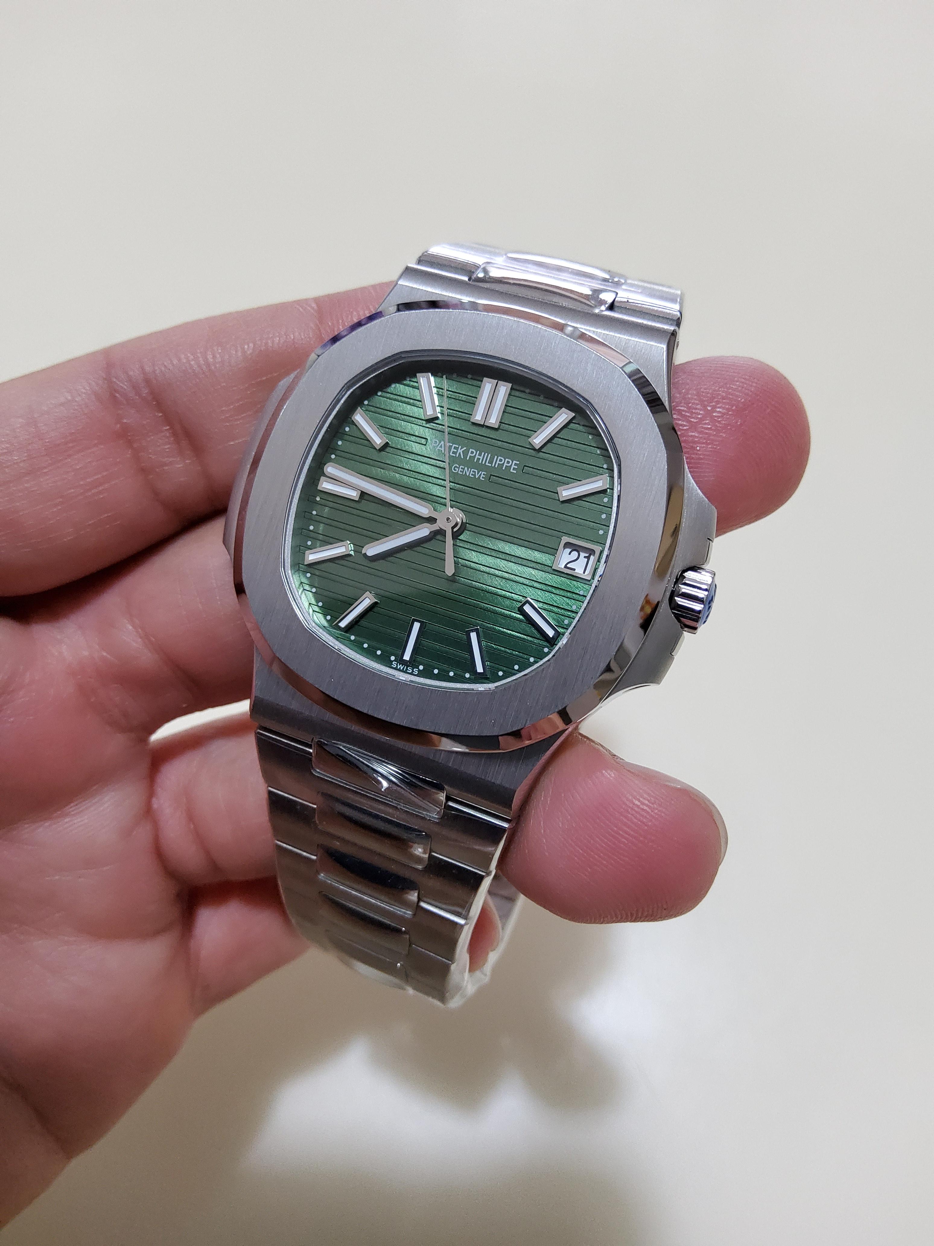 PRE-ORDER PATEK NAUTILUS 5711 OLIVE-GREEN (40MM.) กลไกโคลน BY 3K FACTORY