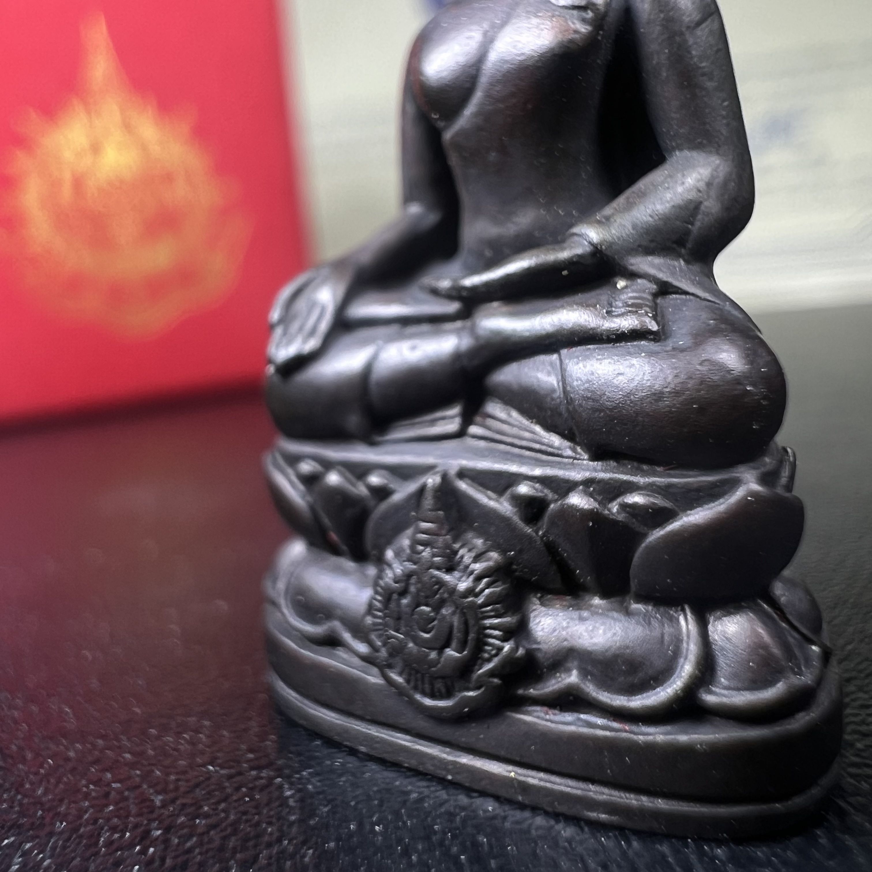 พระกริ่งไพรีพินาศ เฉลิมพระเกียรติ พระบาทสมเด็จพระเจ้าอยู่หัวรัชกาลที่9 พระชนมพรรษา 6 รอบ ปี2542 เนื้อนวโลหะผสมทองคำ(บรรจุเหล็กไหล)ดีนอก-ดีใน***องค์นี้สภาพสวยครบสมบูรณ์ มาพร้อมกล่องเดิมและใบรับรองจากผู้จัดสร้างแบบนี้หายากมาก***