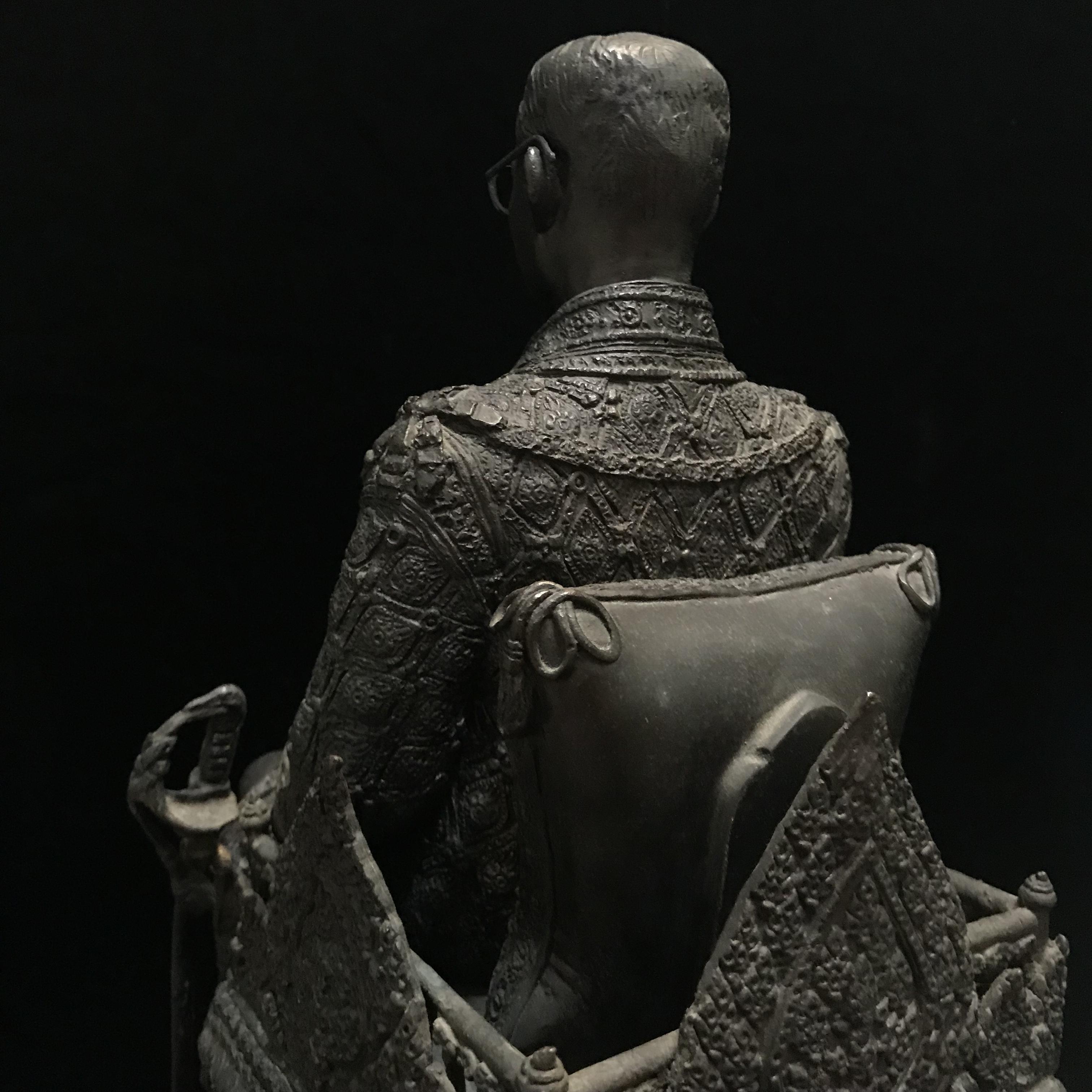 พระบรมรูปพระบาทสมเด็จพระเจ้าอยู่หัวรัชกาลที่9(นั่งบัลลังก์) กระทรวงมหาดไทยจัดสร้าง ปี2539(นิยม)