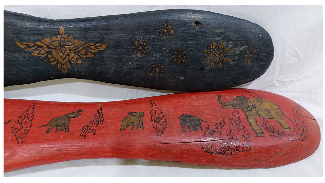 แผ่นไม้เก่าเขียนลาย 2ชิ้น