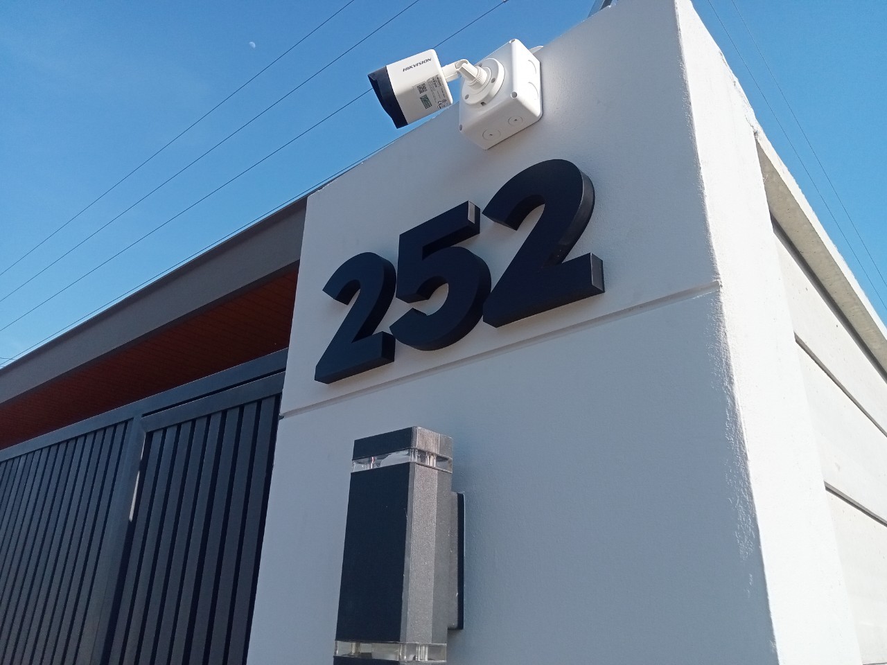ป้ายตัวเลขบ้านเลขที่ 252