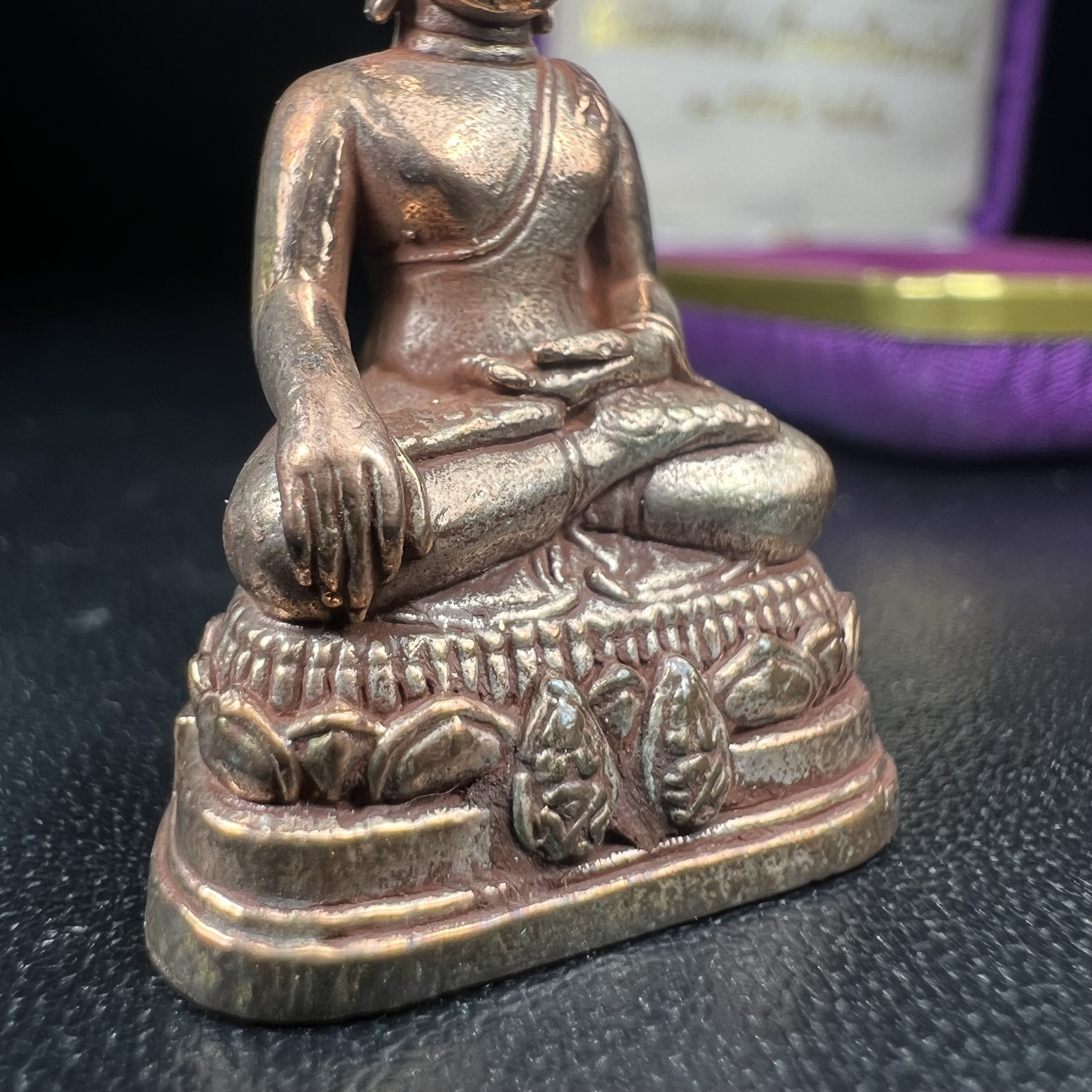 พระกริ่งพระพุทธนรสีห์ จปร.+ภปร. ครบรอบ 100 ปี ธนาคารไทยพาณิชย์ เนื้อนวโลหะ ปี 2550 สมเด็จพระเทพรัตนราชสุดาฯ เสด็จเป็นองค์ประธานในพิธีเททอง(พุทธศิลป์งดงาม)ด้านหน้าฐานประดับด้วยตราสัญลักษณ์พระปรมาภิไธยย่อ "จปร" และ "ภปร" เคียงคู่กันเป็นค