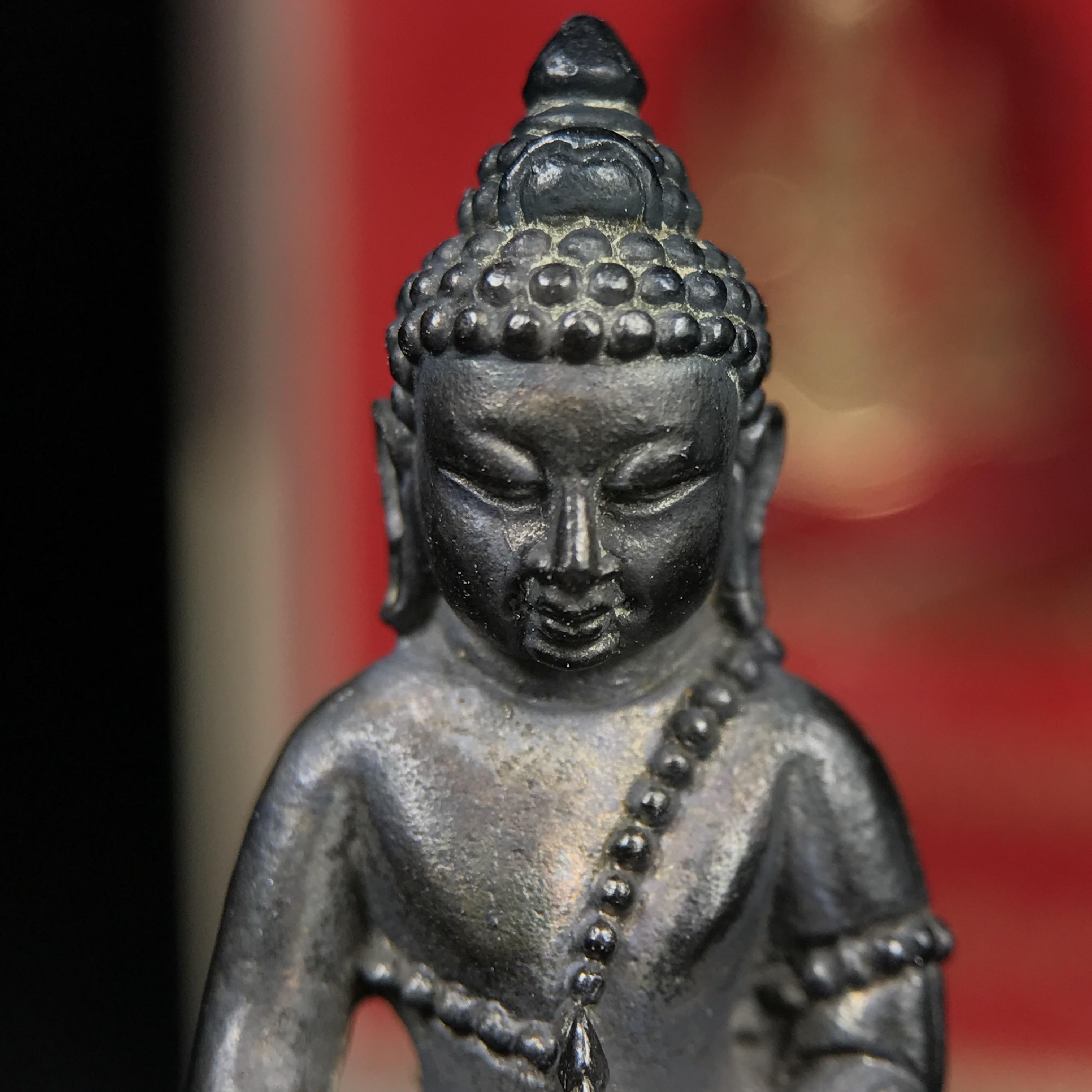 พระกริ่งปรมาภรณ์พุทธปัญญา(พระกริ่งศรีนคร 2) จัดสร้างเนื่องในมหามงคลสมัยเฉลิมพระชมน์พรรษา 5 รอบ องค์พระบาทสมเด็จพระเจ้าอยู่หัวรัชกาลที่9 ปี 2530 เนื้อนวโลหะ (ออกแบบโดยนายช่างเกษม มงคลเจริญ มีพระอาจารย์ไสว วัดราชนัดดา กรุงเทพ เป็นเจ้าพิธีครั้งสุดท้าย)