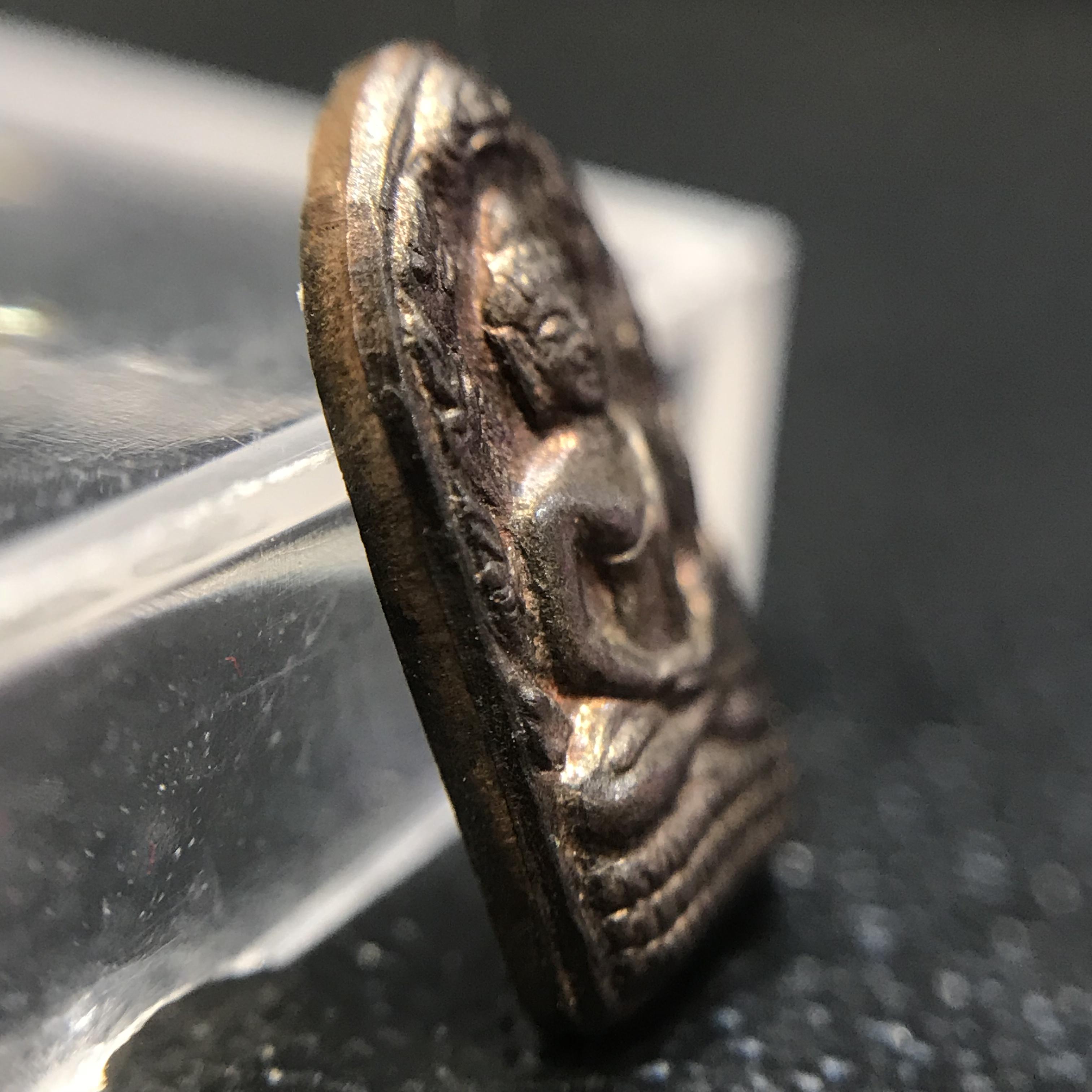 พระปรกใบมะขาม ญส. สมเด็จญาณสังวร (รุ่นแรก)เนื้อนวโลหะ วัดบวรนิเวศ ปี2529