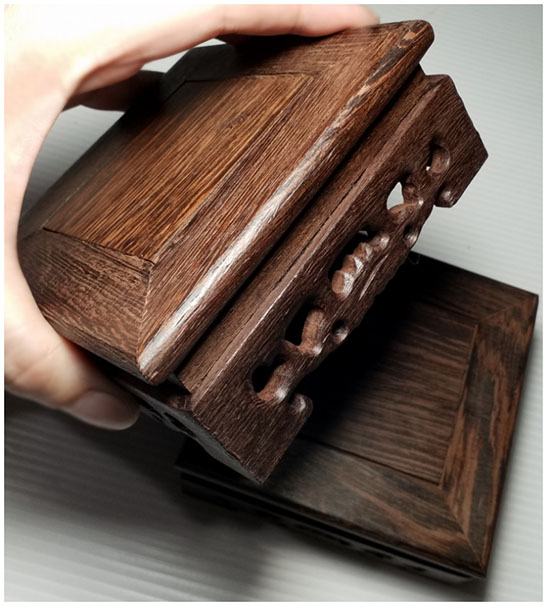 ฐานหรือกี๋ไม้ สี่เหลี่ยมเล็ก หน้าท๊อป 10cm อันละ