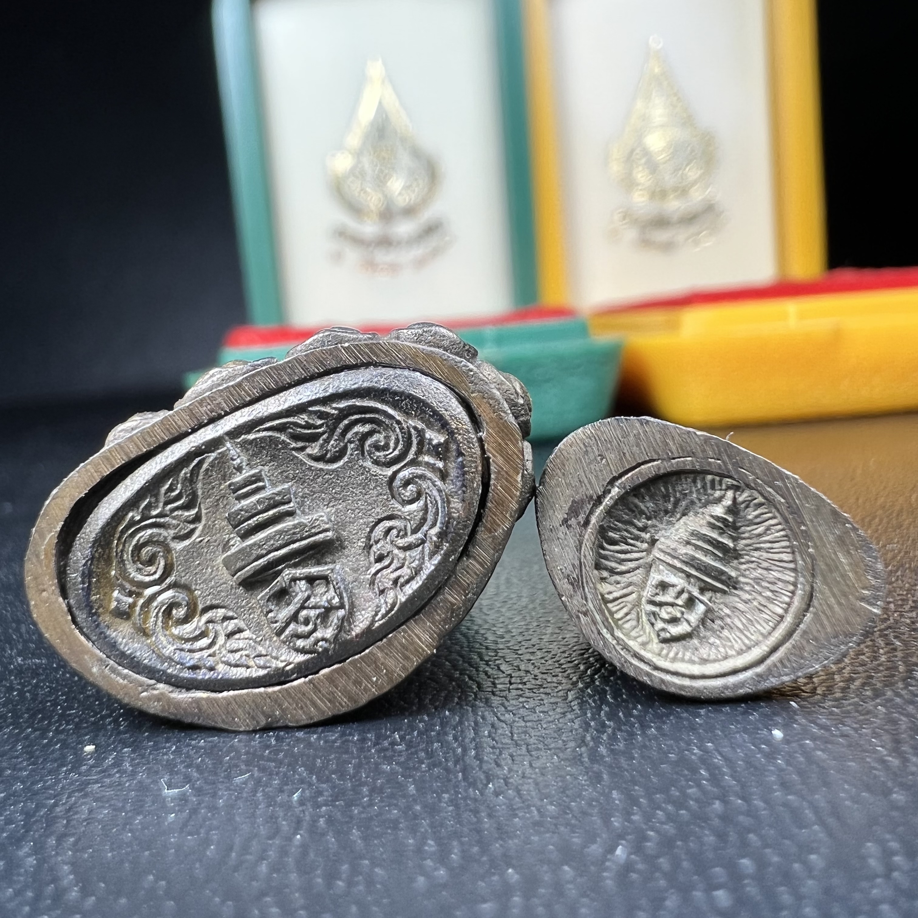 พระกริ่ง-พระชัยวัฒยน์วาสนาสมเด็จพระสังฆราช(วาสน์)วัดราชบพิธฯปี2531 เนื้อนวโลหะ สร้างเป็นที่ระลึกในคราวที่สมเด็จพระอริยวงศาคตญาณ สมเด็จพระสังฆราช(วาสน์ วาสโน)มีพระชนมายุครบ90พรรษา(ในหลวง ร.9 เสด็จในพิธี)งานแกะแม่พิมพ์โดย นายช่างเกษม มงคลเจริญ)(1ใน1991องค์)