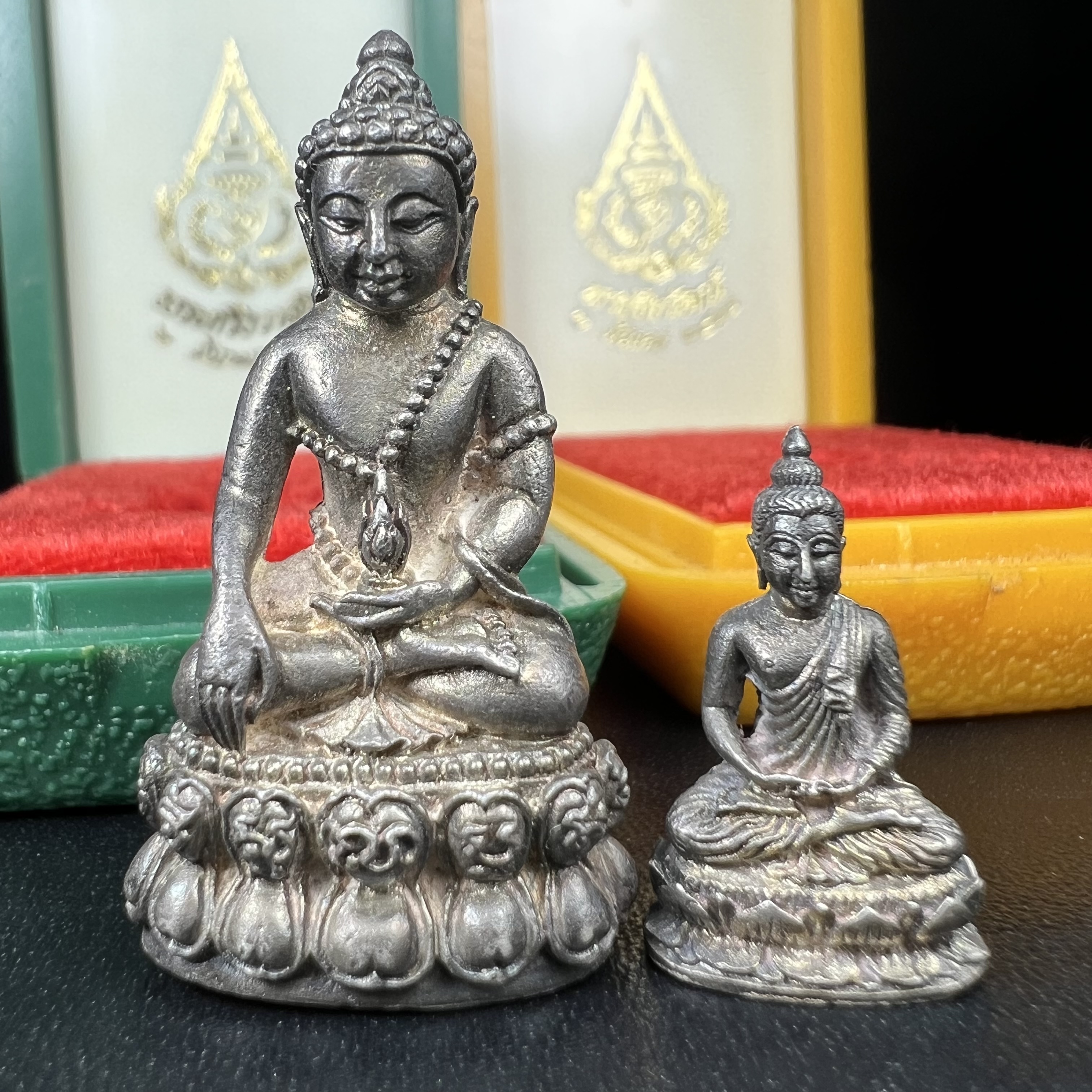 พระกริ่ง-พระชัยวัฒยน์วาสนาสมเด็จพระสังฆราช(วาสน์)วัดราชบพิธฯปี2531 เนื้อเงิน สร้างเป็นที่ระลึกในคราวที่สมเด็จพระอริยวงศาคตญาณ สมเด็จพระสังฆราช(วาสน์ วาสโน)มีพระชนมายุครบ90พรรษา(ในหลวง ร.9 เสด็จในพิธี)งานแกะแม่พิมพ์โดย นายช่างเกษม มงคลเจริญ)หายาก