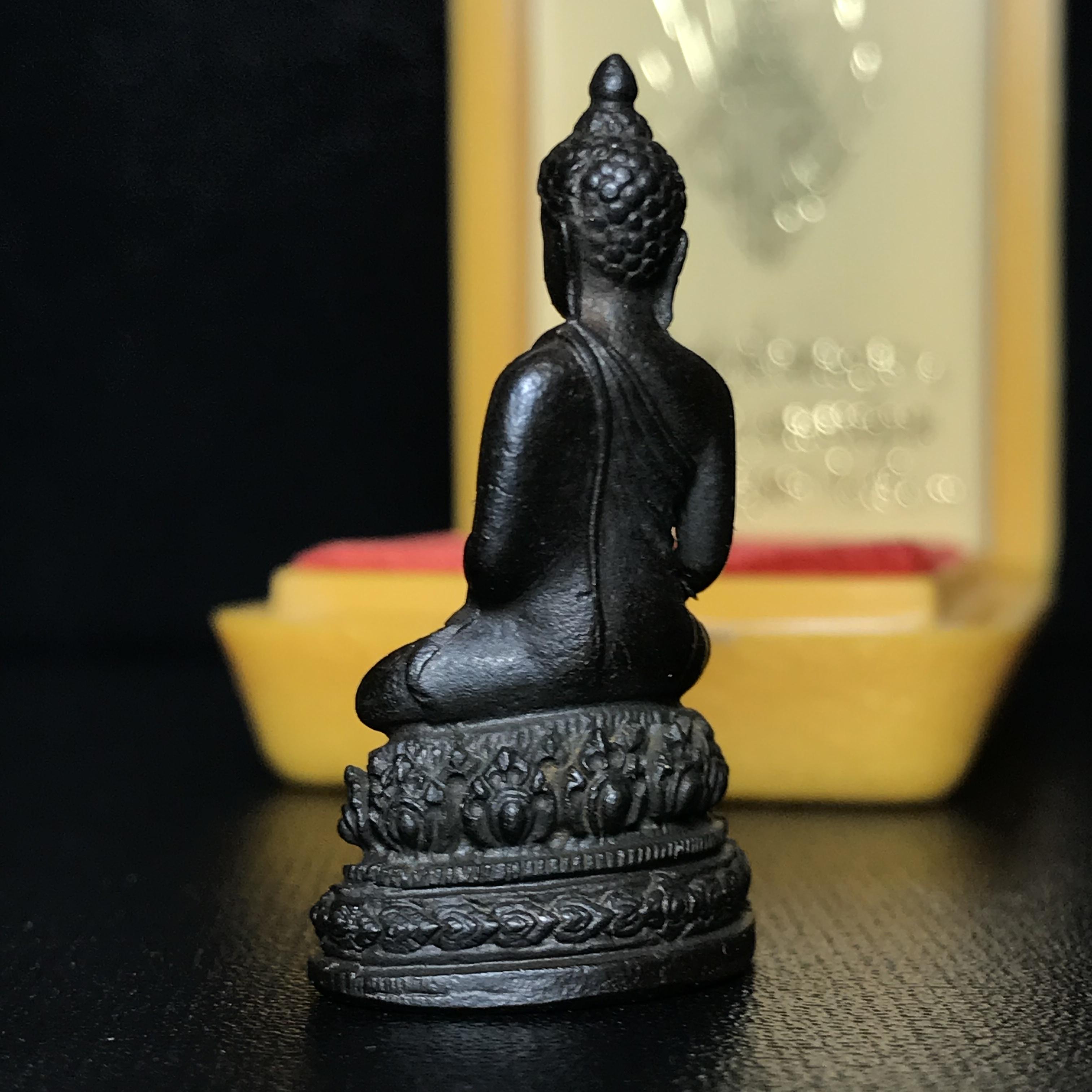 พระกริ่ง มวก(รุ่นแรก)พระราชทาน ปี2523 วัดบวรนิเวศ เนื้อนวโลหะกล่องบรรจุเดิม(หลวงปู่โต๊ะปลุกเสก)