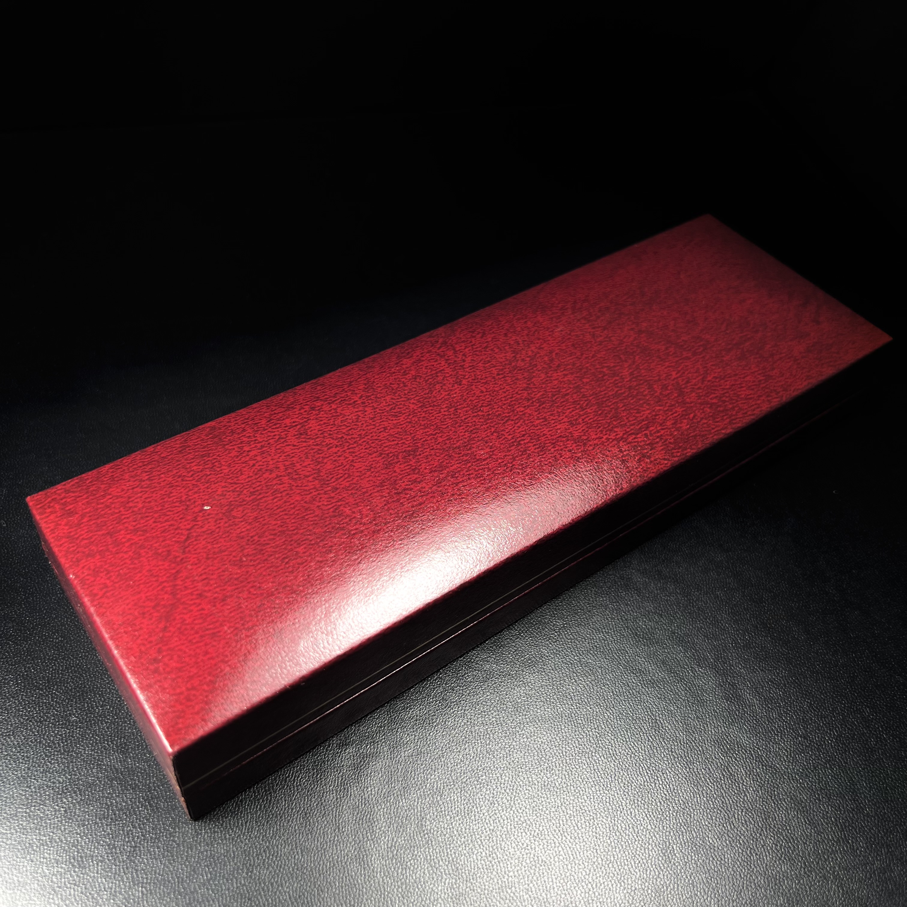 เหรียญพระพุทธโสธร-สมเด็จพระปิยมหาราช รุ่นกาญจนาภิเษก วัดสุทัศน์เทพวราราม ปี2538 ครบชุดสามกษัตริย์ 1 ชุดมี 3 เนื้อ (เงินขัดเงา+กะไหล่ทองขัดเงา+ทองแดงบริสุทธิ์ขัดเงา) ขนาด 27 มม. ครบชุดพิมพ์ใหญ่หมายเลขเดียวกันพร้อมกล่องและใบรับรองเดิม(1ใน 2000 ชุดหายาก)