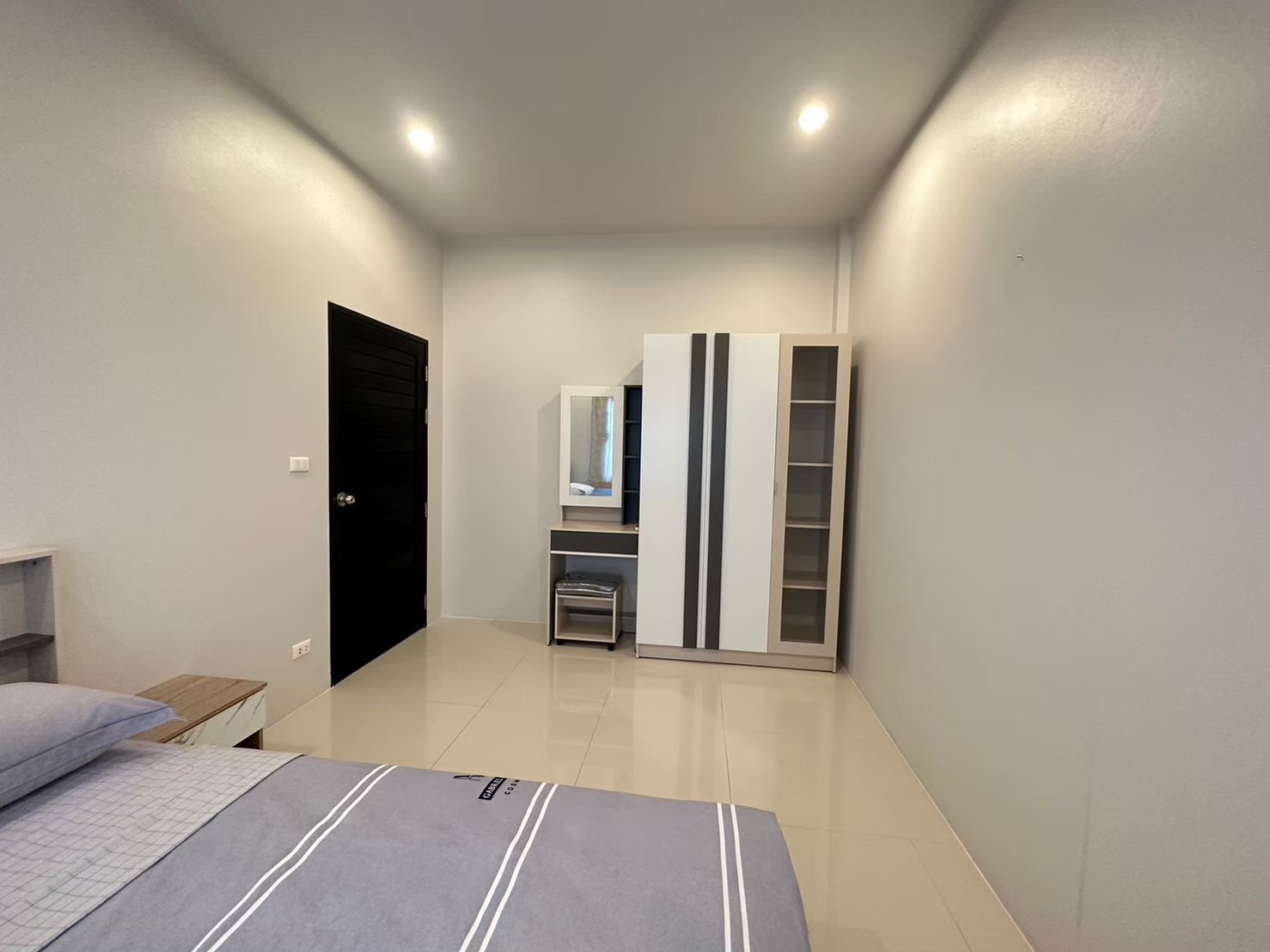 For Rent : Town home near Super Cheap Market, 3 Bedroom 3 Bathroom