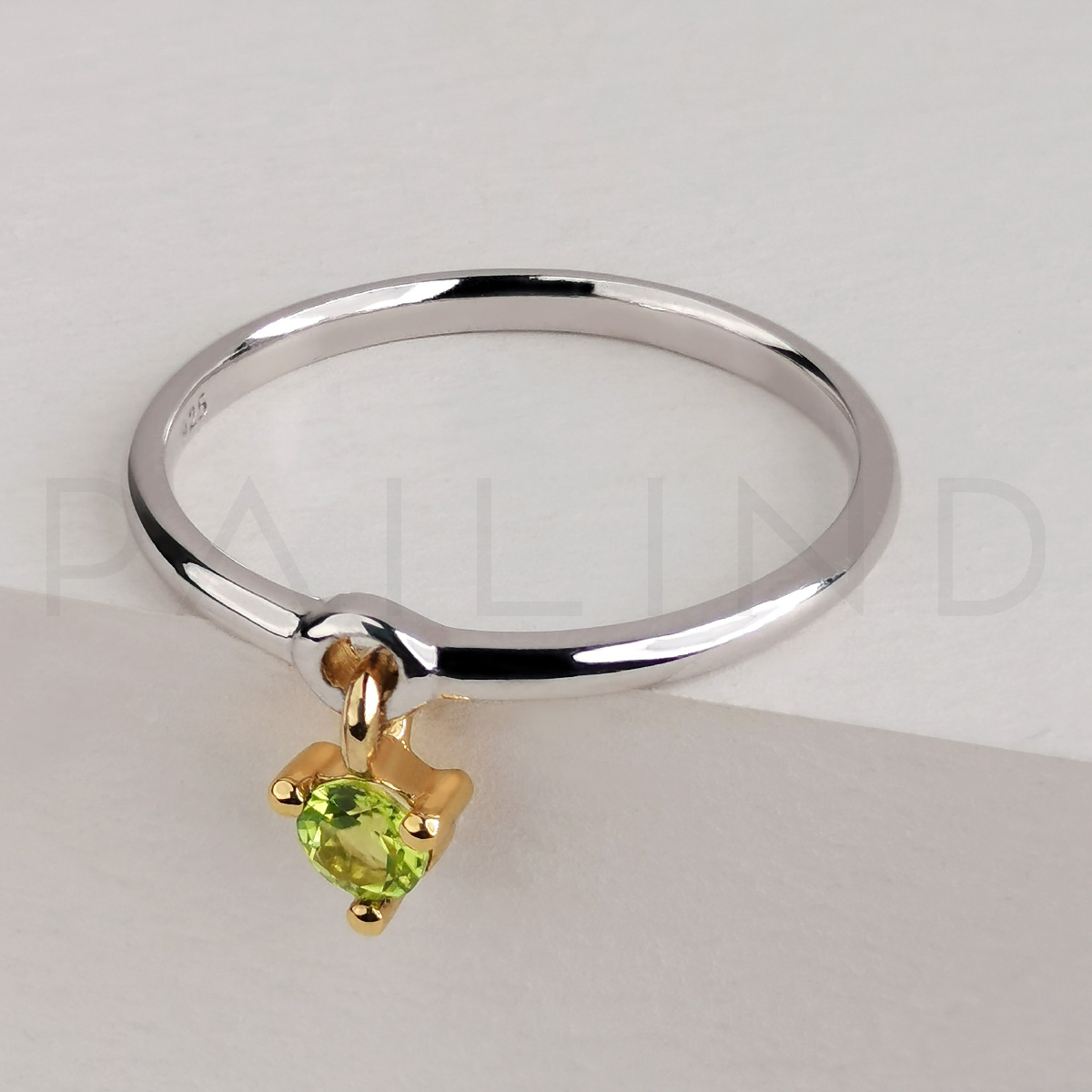 แหวนเงินดีไซน์ประดับพลอย Peridot
