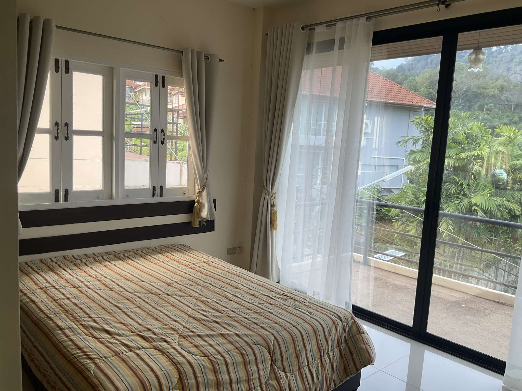 For Rent : Kuku, 3-Story Detached House, 4 Bedrooms 4 Bathrooms