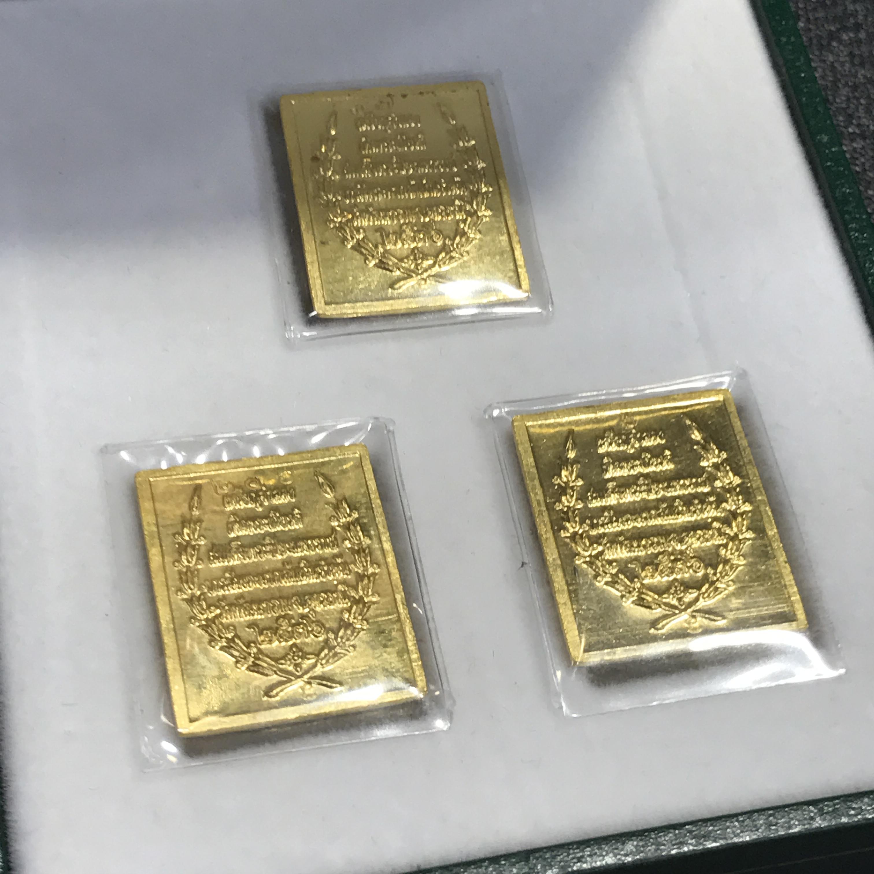 ชุดเหรียญแสตมป์ โสฬส รัชกาลที่ 5 เนื้อทองคำลงยา(พิมพ์เล็ก) วัดพัฒนาราม จ.อุดรธานี ปี2536