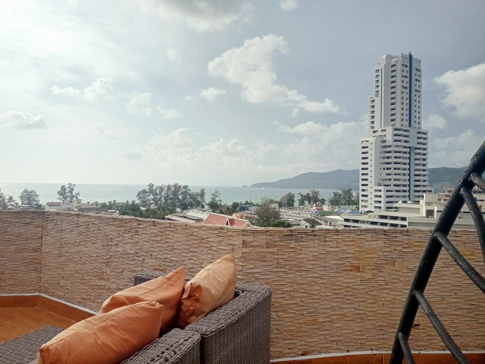 For Rent : Patong, Seaview Condo, 2 Bedroom 2 Bathroom