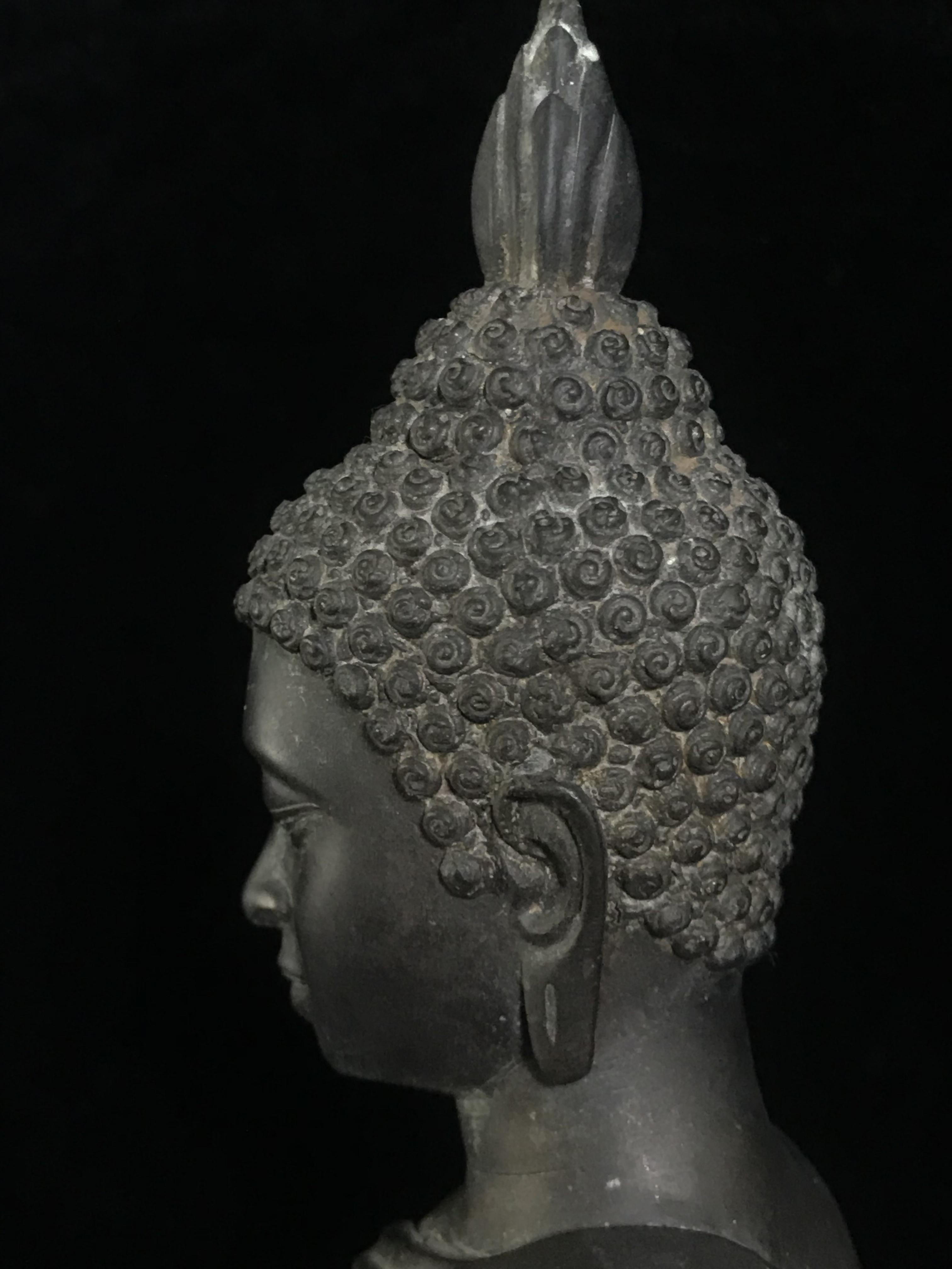 พระบูชา 25พุทธศตวรรษ พระศรีศากยะทศพลญาณ ประธานพุทธมณฑลสุทรรศน์ ปี 2531 ตราสัญลักษณ์พระราชพิธีรัชมังคลาภิเษก ปี 2531 หมายเลข (๑๕)๕๘๓ ขนาดความสูง 15 นิ้ว รวมฐานสูง 18 นิ้ว(นิยมหายาก)