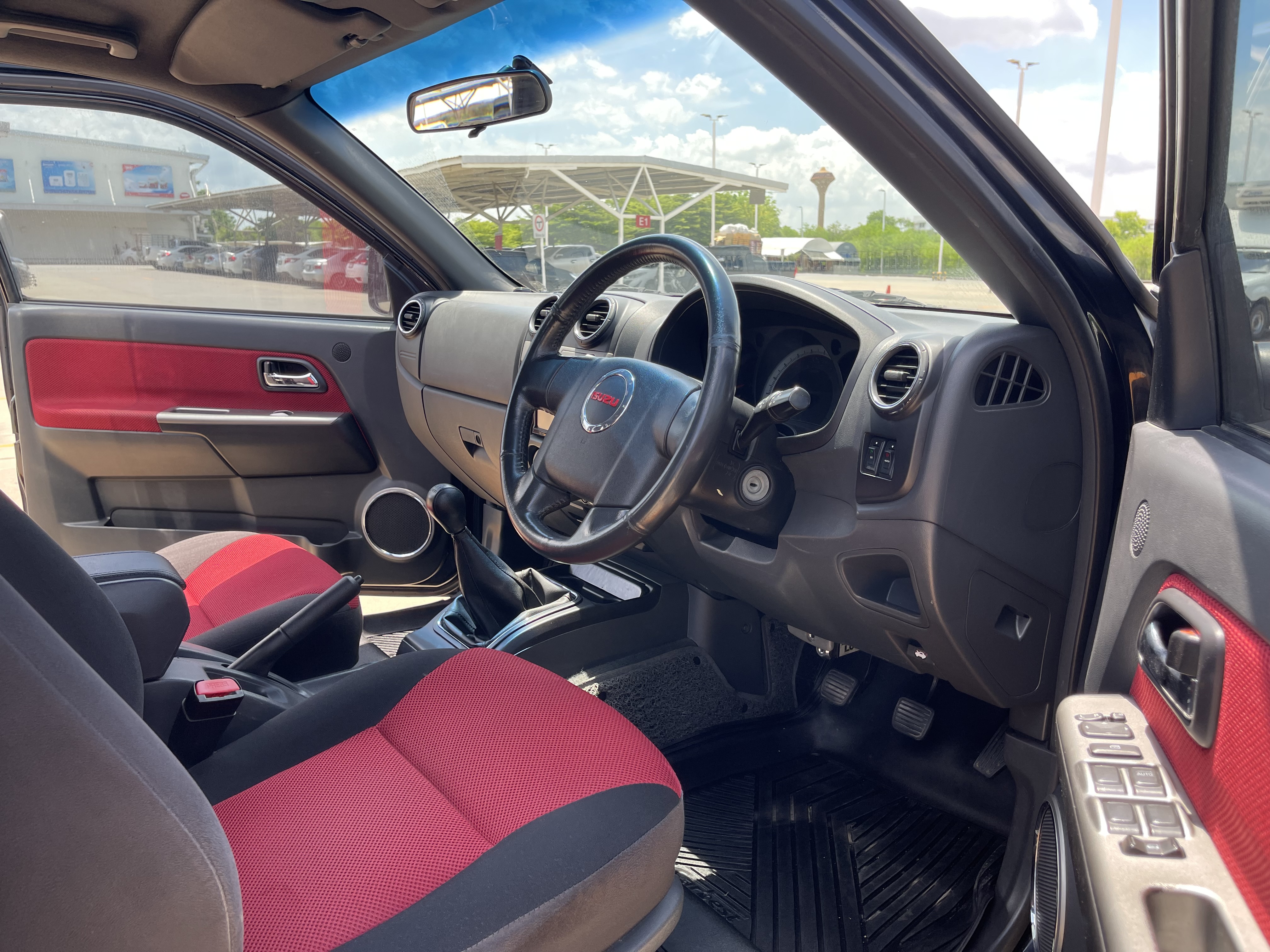 Isuzu Dmax 4ประตู Hlander 2.5 Abs X-Series Navi 2011 ดำ