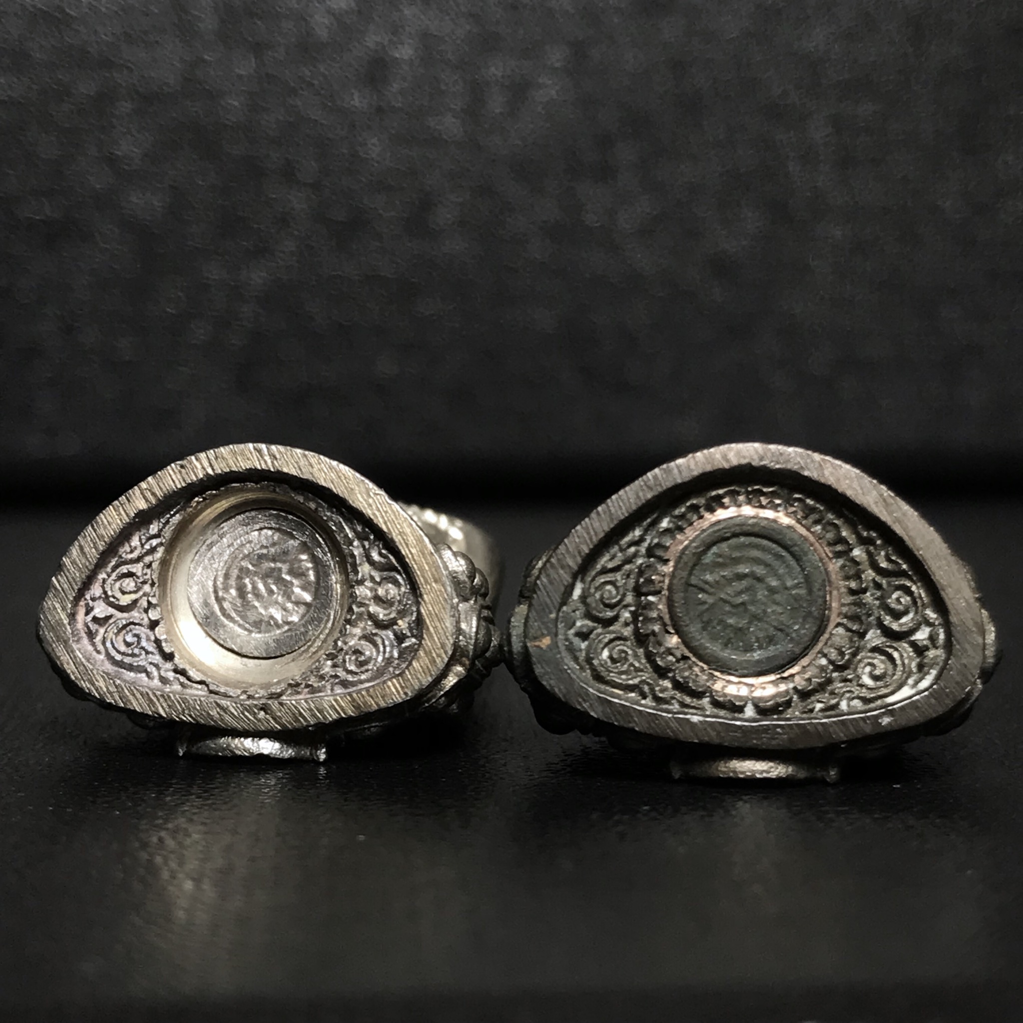 พระกริ่งศิรากาศ(คุ้มเกล้าฯ) ภปร. รพ.ภูมิพล ปี2522 เนื้อเงิน+เนื้อนวโลหะ (ในหลวงรัชกาลที่9เสด็จเททอง)