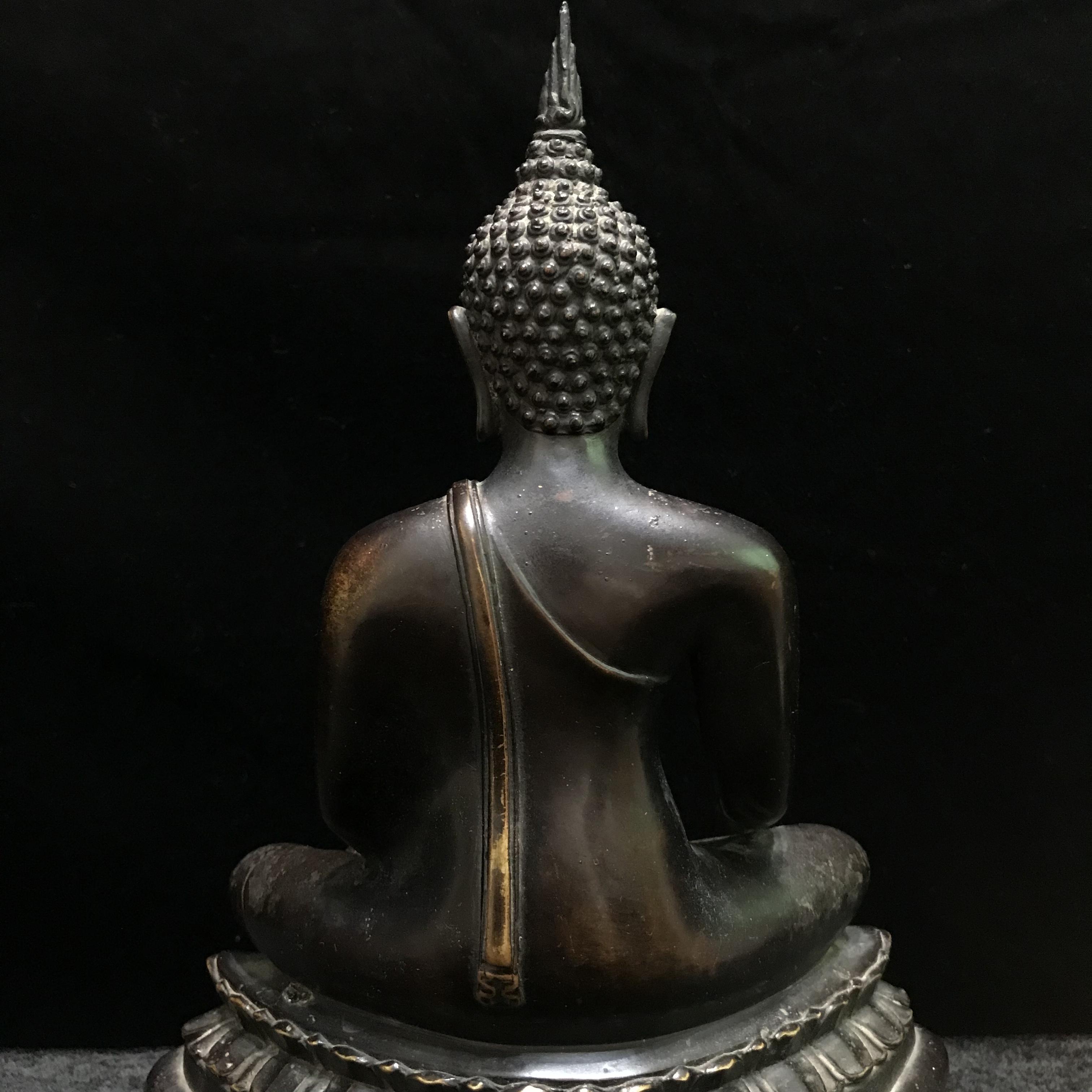 จักรพรรดิแห่งพระบูชา ภปร พระพุทธรูป ภปร รุ่นแรก(กฐินต้น) พ.ศ.2506 วัดเทวสังฆาราม(วัดเหนือ)จังหวัดกาญจนบุรี หน้าตัก5นิ้ว(ในหลวงรัชกาลที่9เสด็จเททอง)