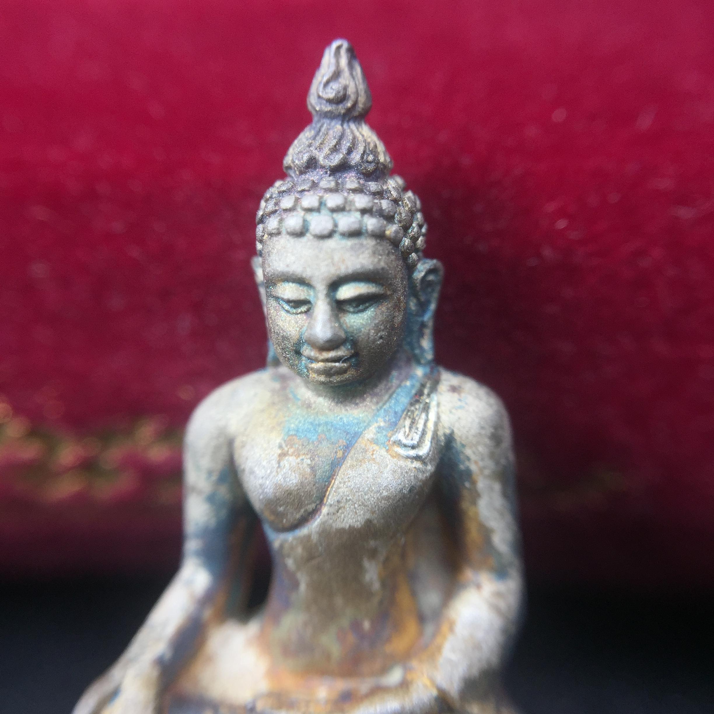 พระกริ่งไพรีพินาศ ตรากาญจนาภิเษก วัดบวรนิเวศวิหาร ที่ระลึกในหลวงรัชกาลที่9 ครองสิริราชสมบัติครบ 50 ปี เนื้อเงิน(สภาพผิวเดิม ขึ้นสีรุ้งธรรมชาติ สวยแบบนิยม)พร้อมกล่องบรรจุเดิม หมายเลข 5493