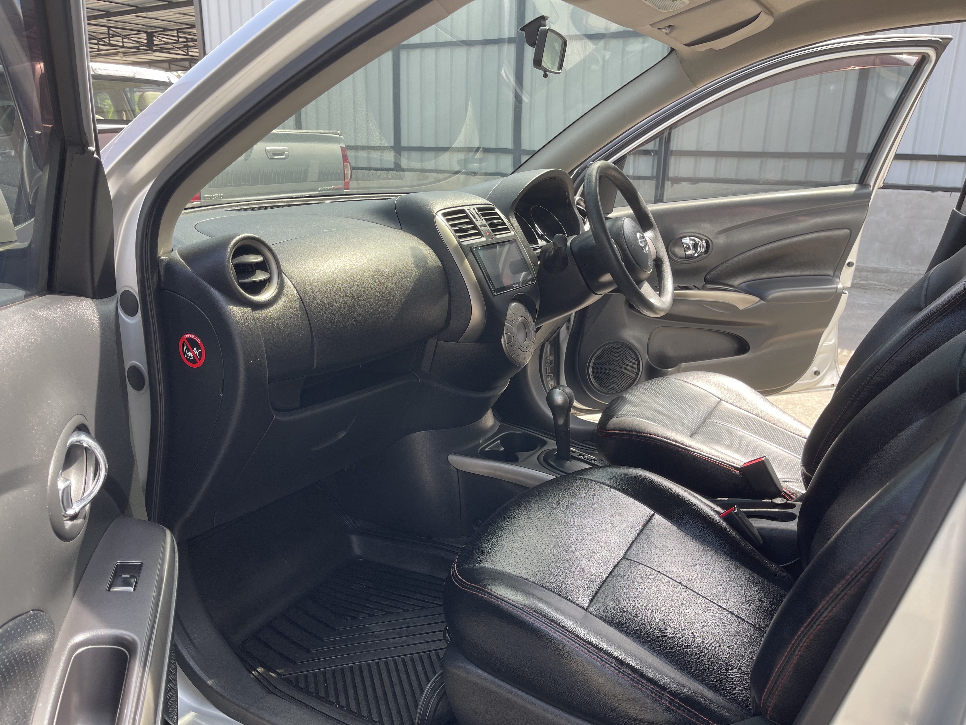 Nissan Almera 1.2 VL At 2012 เงิน