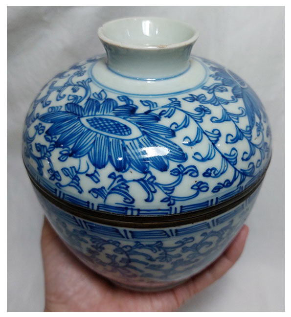 โถซุปกระเบื้องเคลือบลายคราม งานเก่า