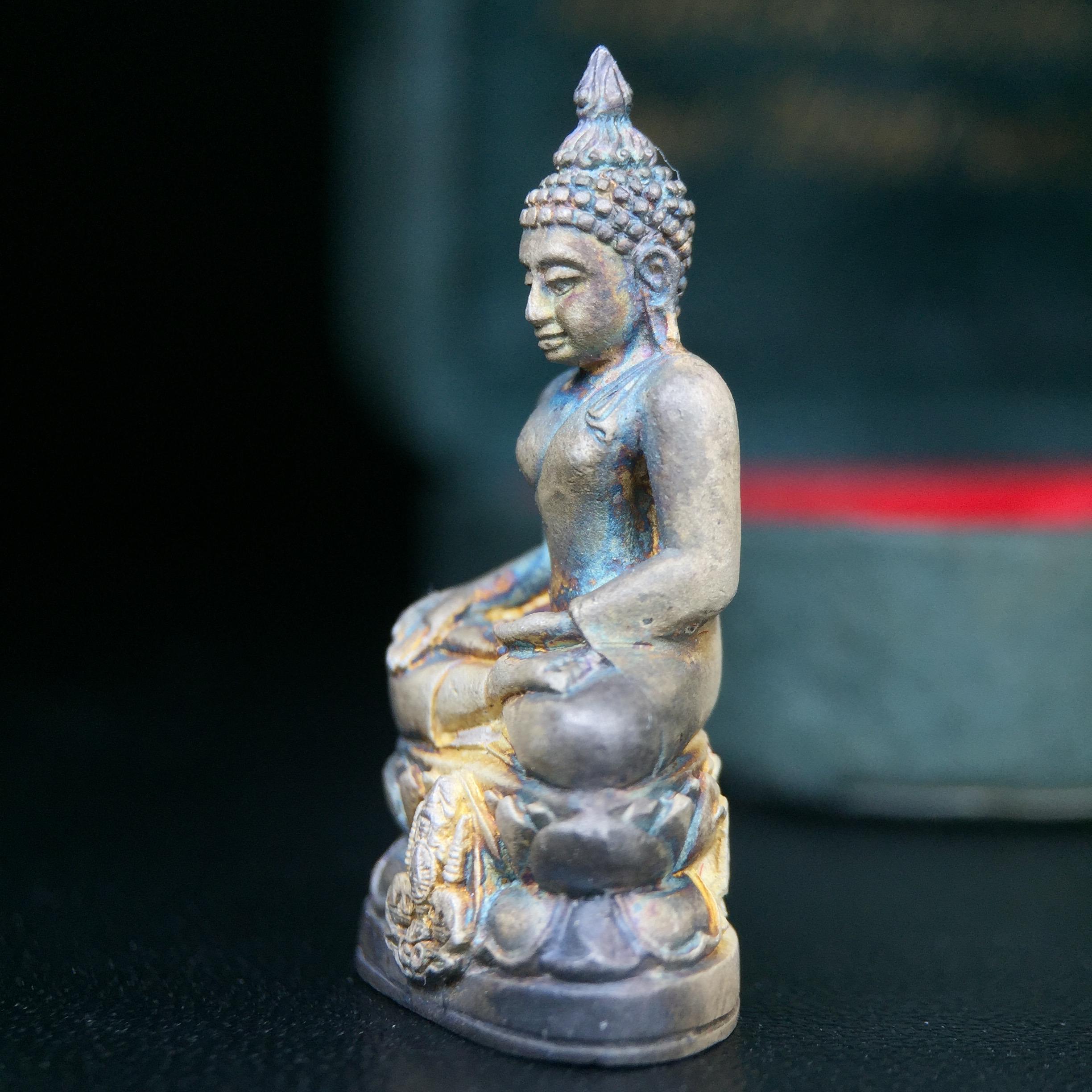 พระกริ่งไพรีพินาศ ตรากาญจนาภิเษก วัดบวรนิเวศวิหาร ที่ระลึกในหลวงรัชกาลที่9 ครองสิริราชสมบัติครบ 50 ปี เนื้อเงิน(สภาพผิวเดิม ขึ้นสีรุ้งธรรมชาติ สวยแบบนิยม)พร้อมกล่องบรรจุเดิม ครบ สมบูรณ์ ชุดพระราชทาน(หายาก)