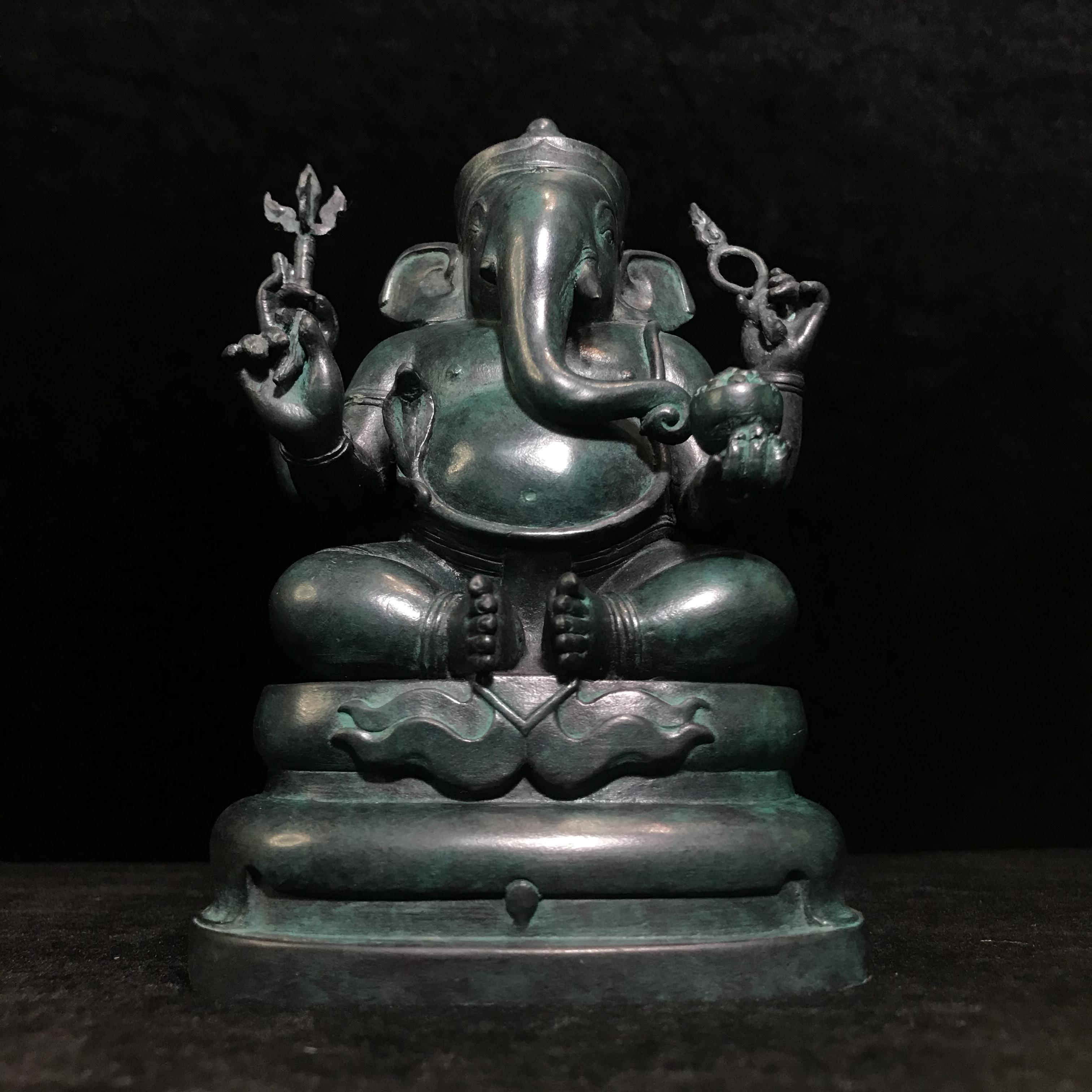 พระพิฆเนศวร 65 ปี คณะจิตรกรรม มหาวิทยาลัยศิลปากร ปี2551 ลอยองค์เนื้อสำริดขนาดหน้าตัก 3 นิ้ว(เนื้อสำริดเขียวพลาติน่า)