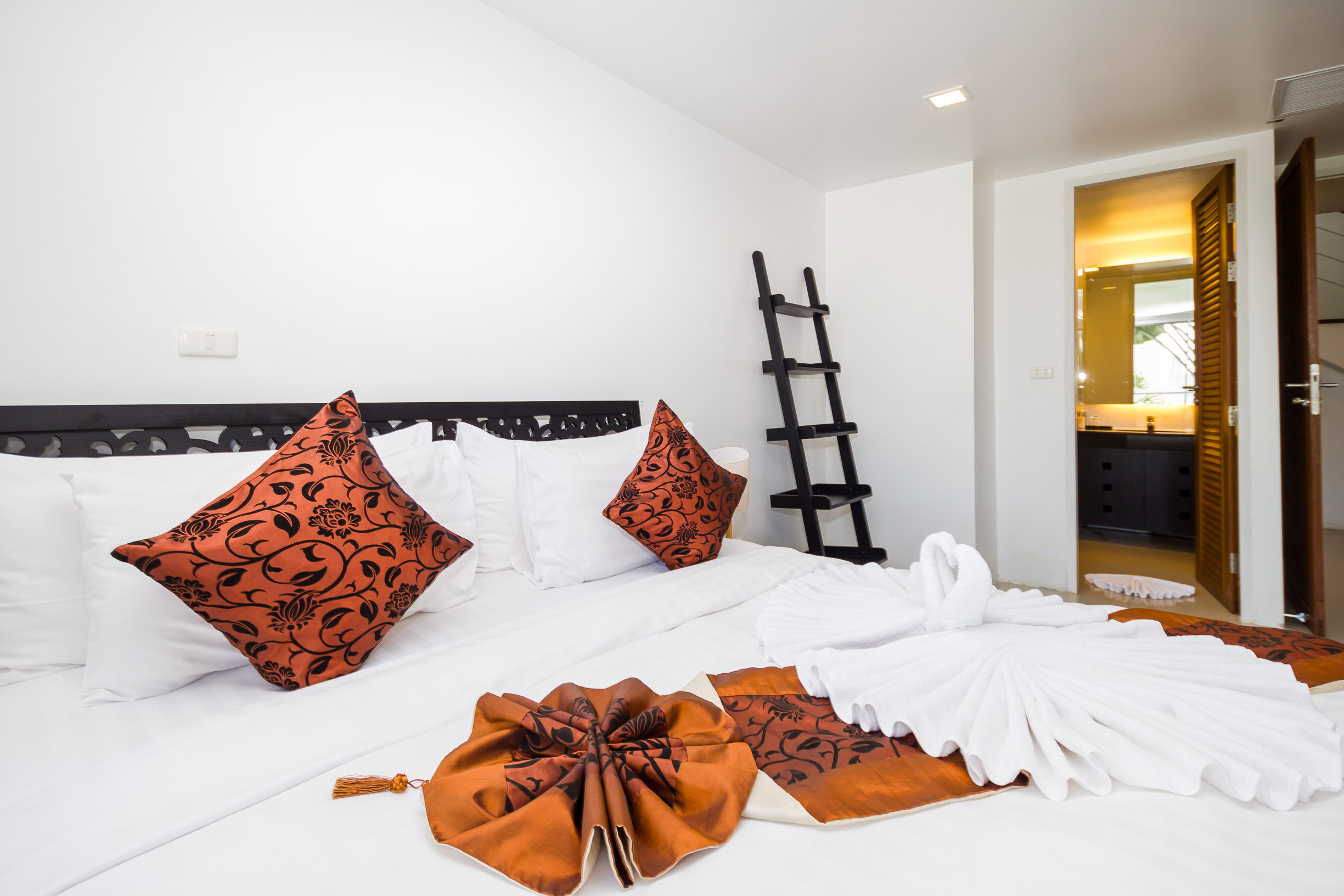 For Rent : Patong Seaview Villa, 3 bedrooms 4 bathrooms, Seaview