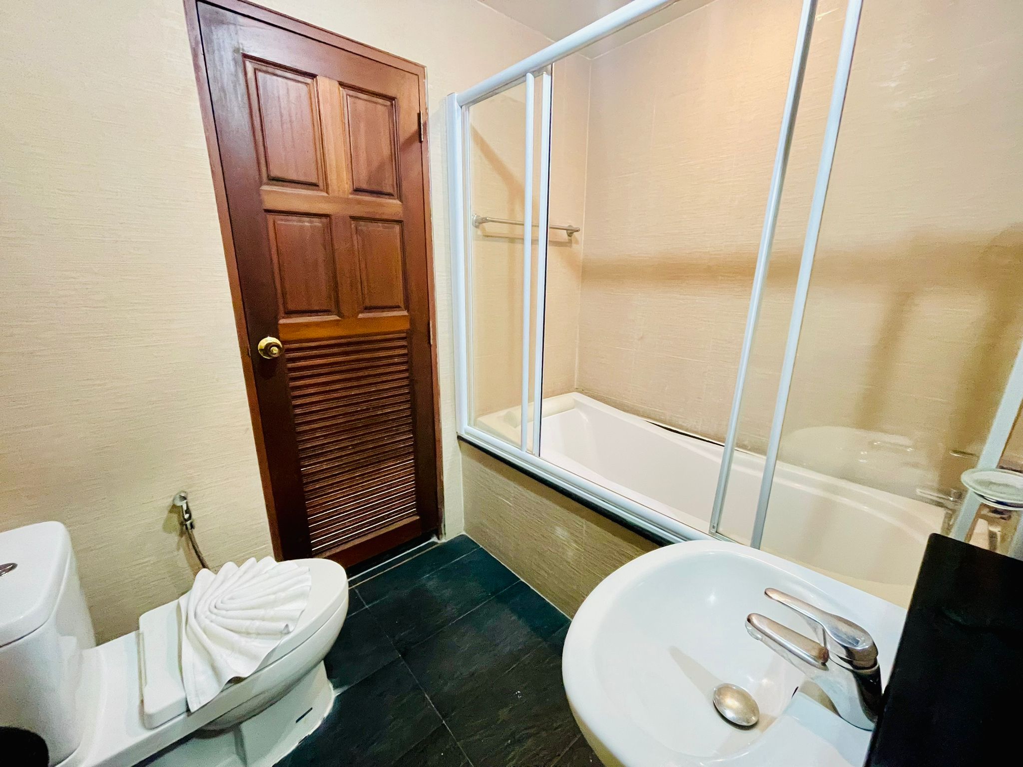 For Rent : Kata, 2-Storey Twin House, 3 bedrooms 3 bathrooms