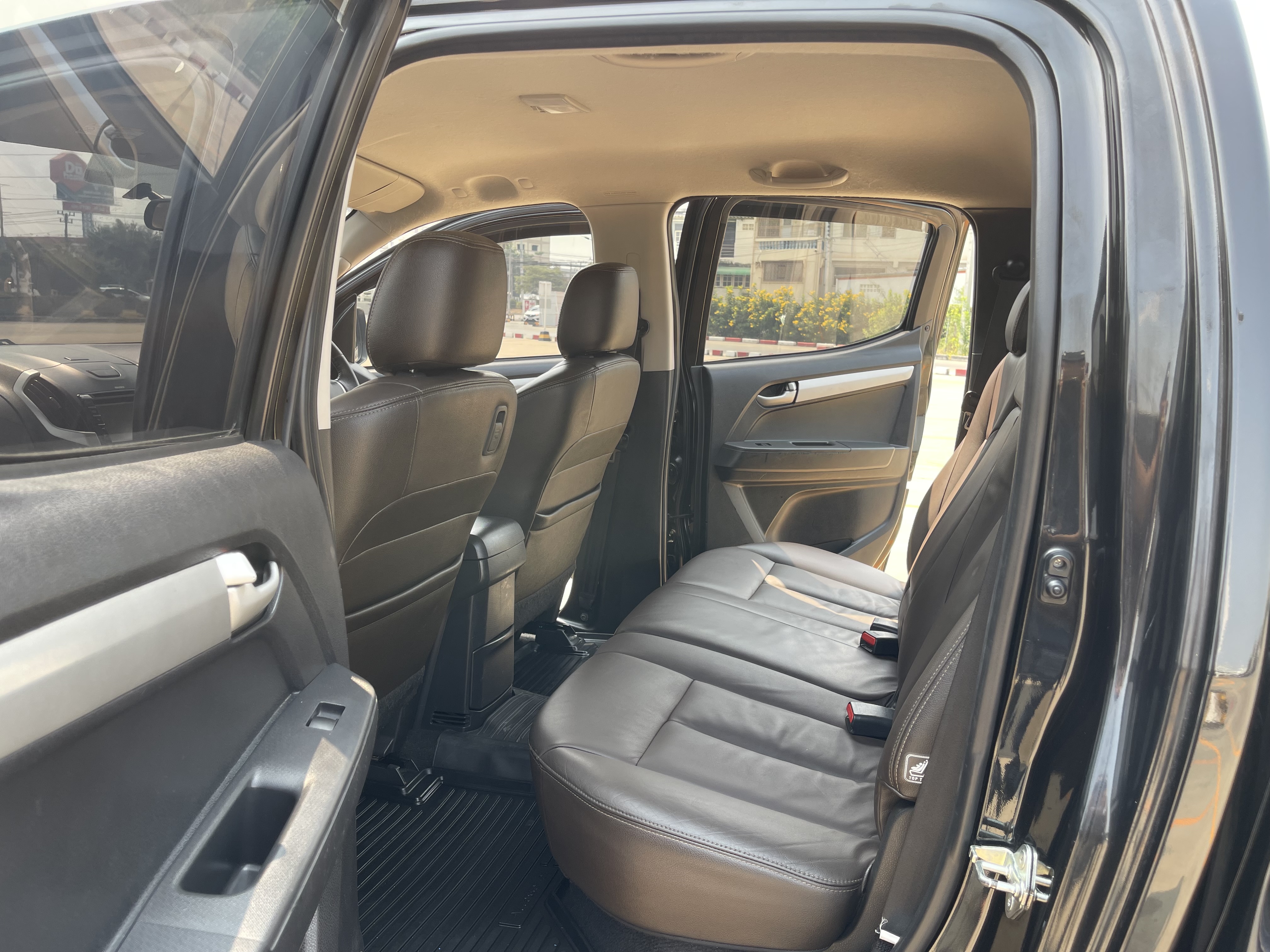 Isuzu Dmax All New 4ประตู Hilander 3.0 Vgs Z Prestige Navi Push Start At 2015 ดำ