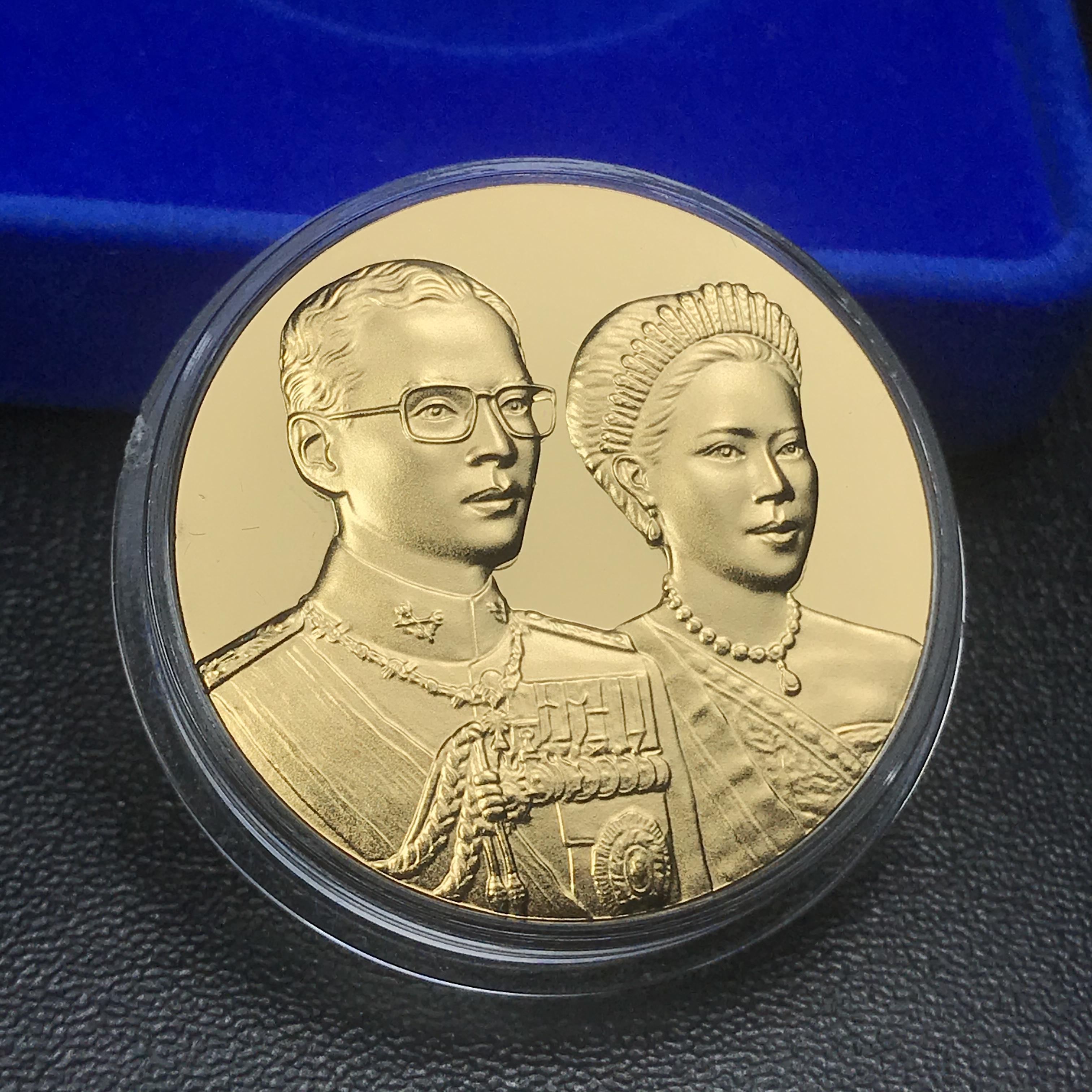 เหรียญสองพระองค์ในหลวง-พระราชินี พระราชทาน สภาพสวยกล่องบรรจุเดิม