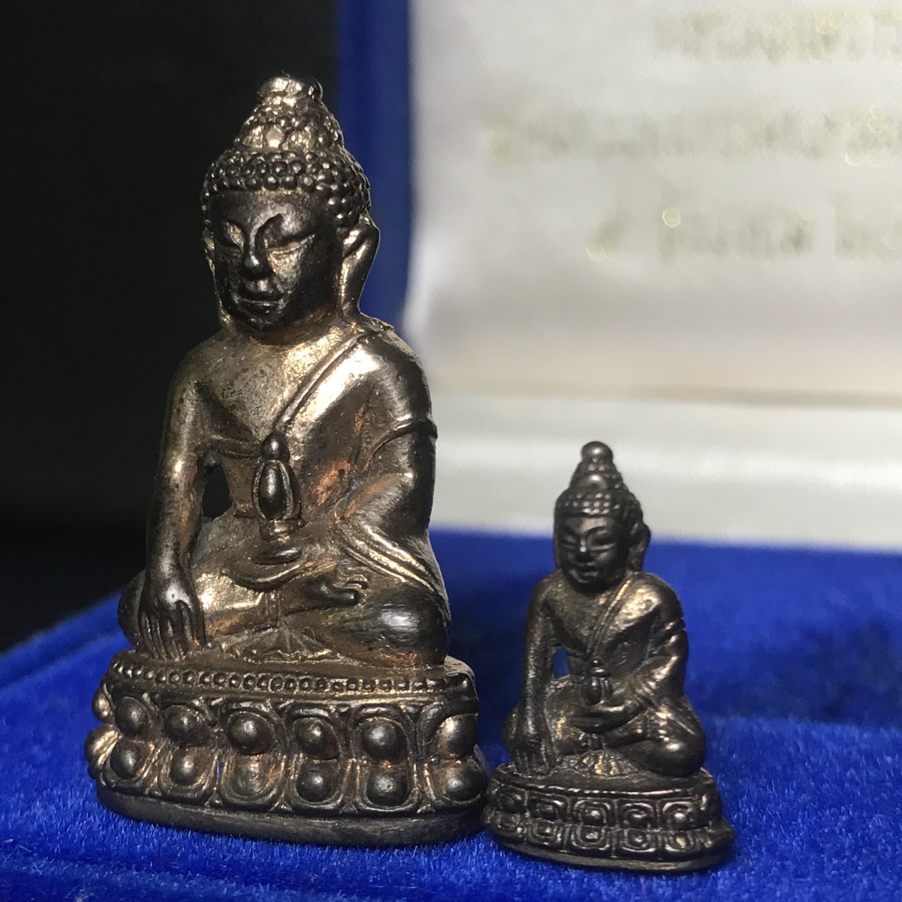 พระกริ่ง-พระชัยวัฒน์ นวราชบพิตร วัดตรีทศเทพ ปี2530 เนื้อนวโลหะ(1ใน 500 ชุด)(ในหลวงรัชกาลที่9เสด็จเททอง)