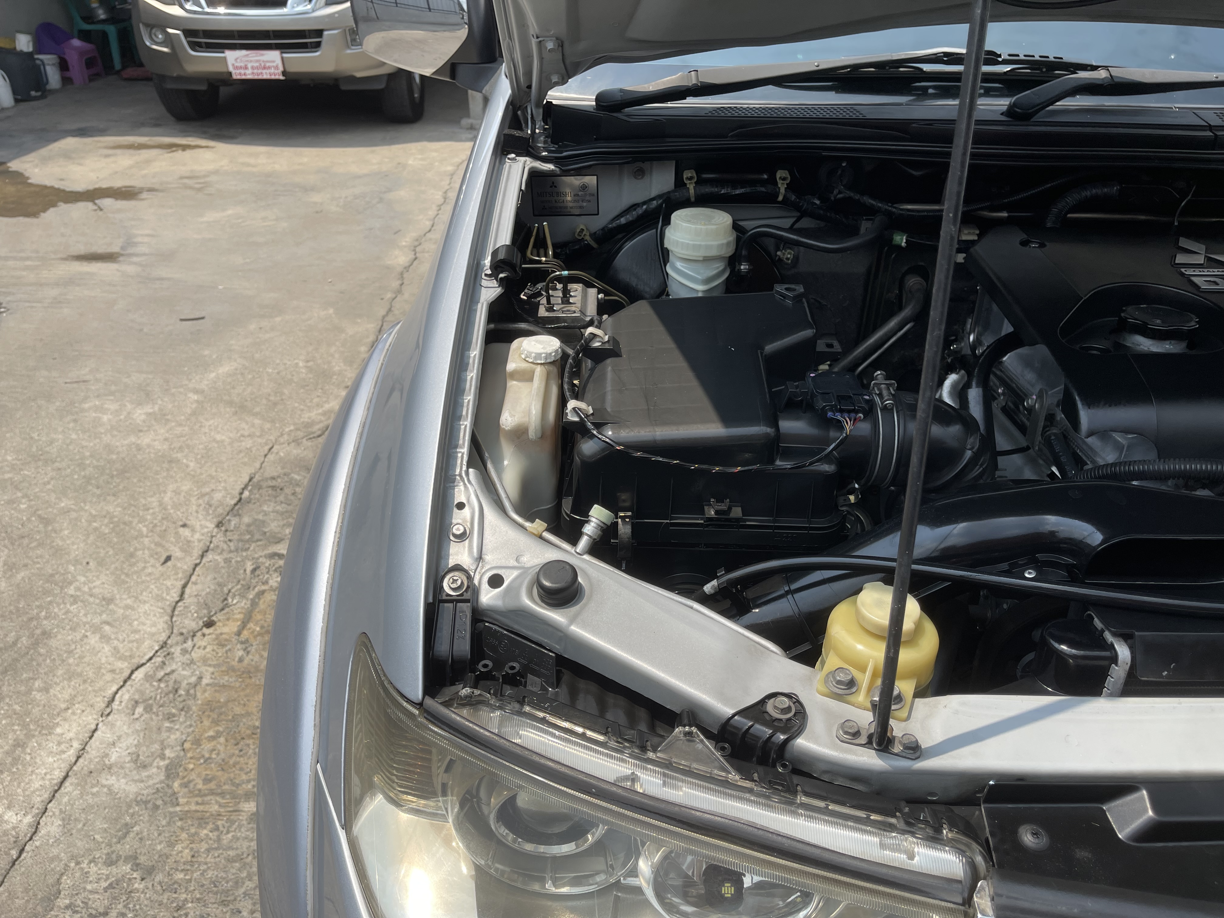 Mitsubishi Pajero Sport 2.5 GT 2WD At 2011 เงิน