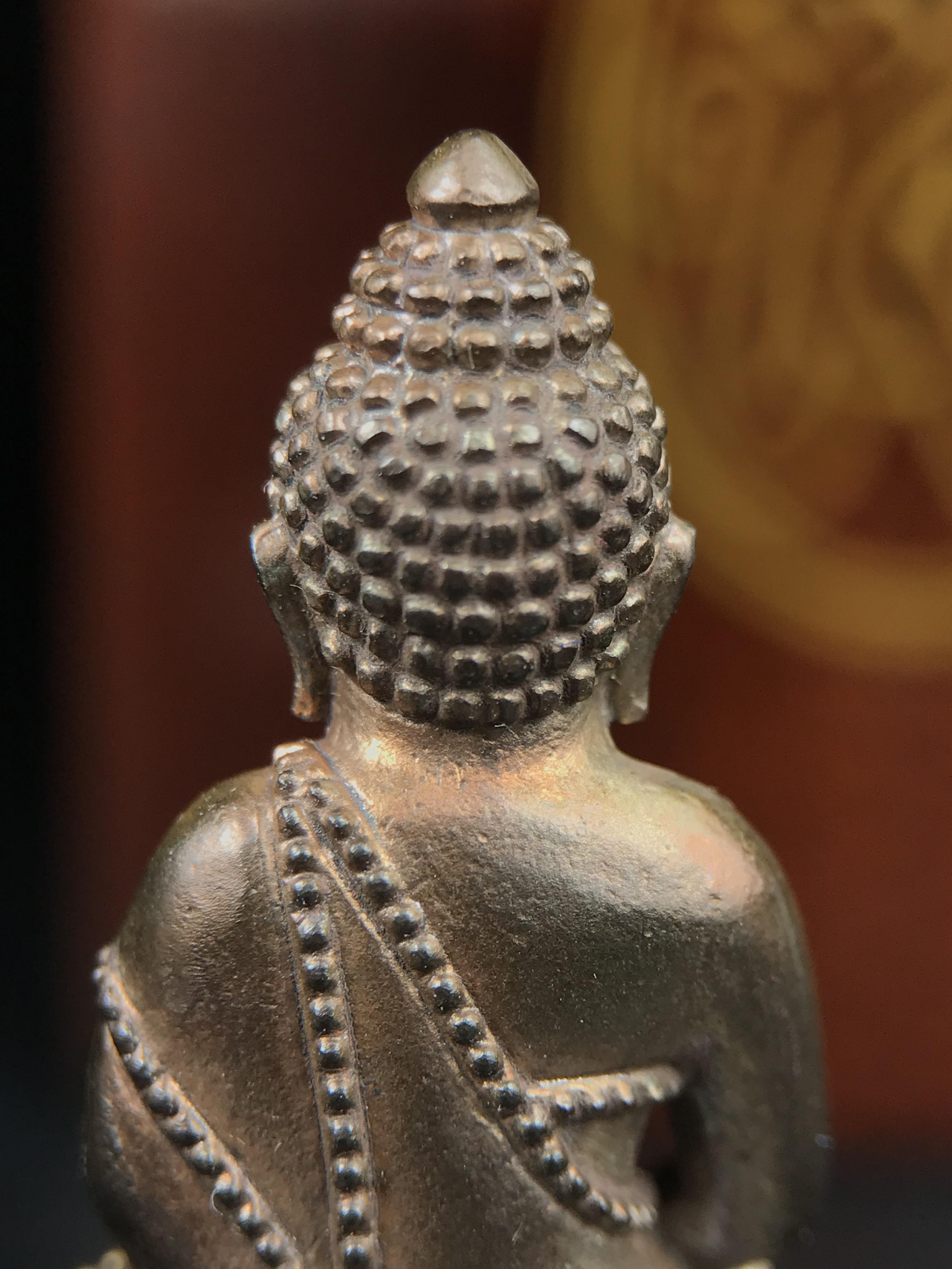 พระกริ่งพุทธนิรมิต สมเด็จพระวันรัต (จุนท์) วัดบวรนิเวศวิหาร เนื้อนวโลหะ จัดสร้างเนื่องในวาระโอกาสที่ท่านได้รับสถาปนาสมเด็จพระราชาคณะที่ สมเด็จพระวันรัต เมื่อวันที่ 5 ธันวาคม พ.ศ. 2552 พร้อมกล่องบรรจุเดิมลายไม้สวยงาม(1ใน 300 องค์)พบเจอน้อยหายากมาก