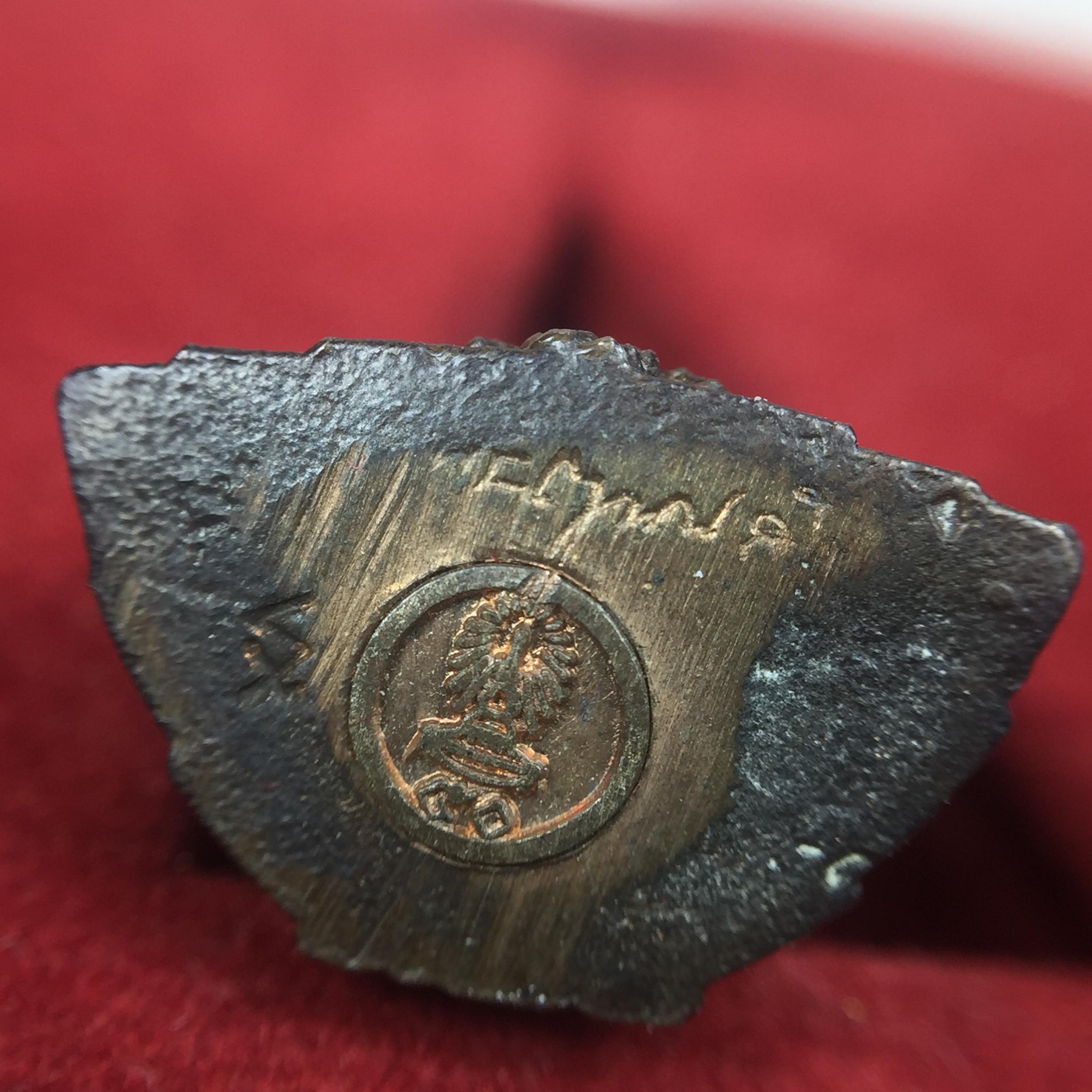 พระกริ่งพระพุทธชินสีห์ ภปร ทันโตเสฏโฐ ปี 2533 เนื้อนวโลหะ (วัตถุมงคลหนึ่งเดียวที่บรรจุพระทนต์(ฟัน)ในหลวงรัชกาลที่9 พระราชทานให้จัดสร้าง)(1ใน1999องค์)