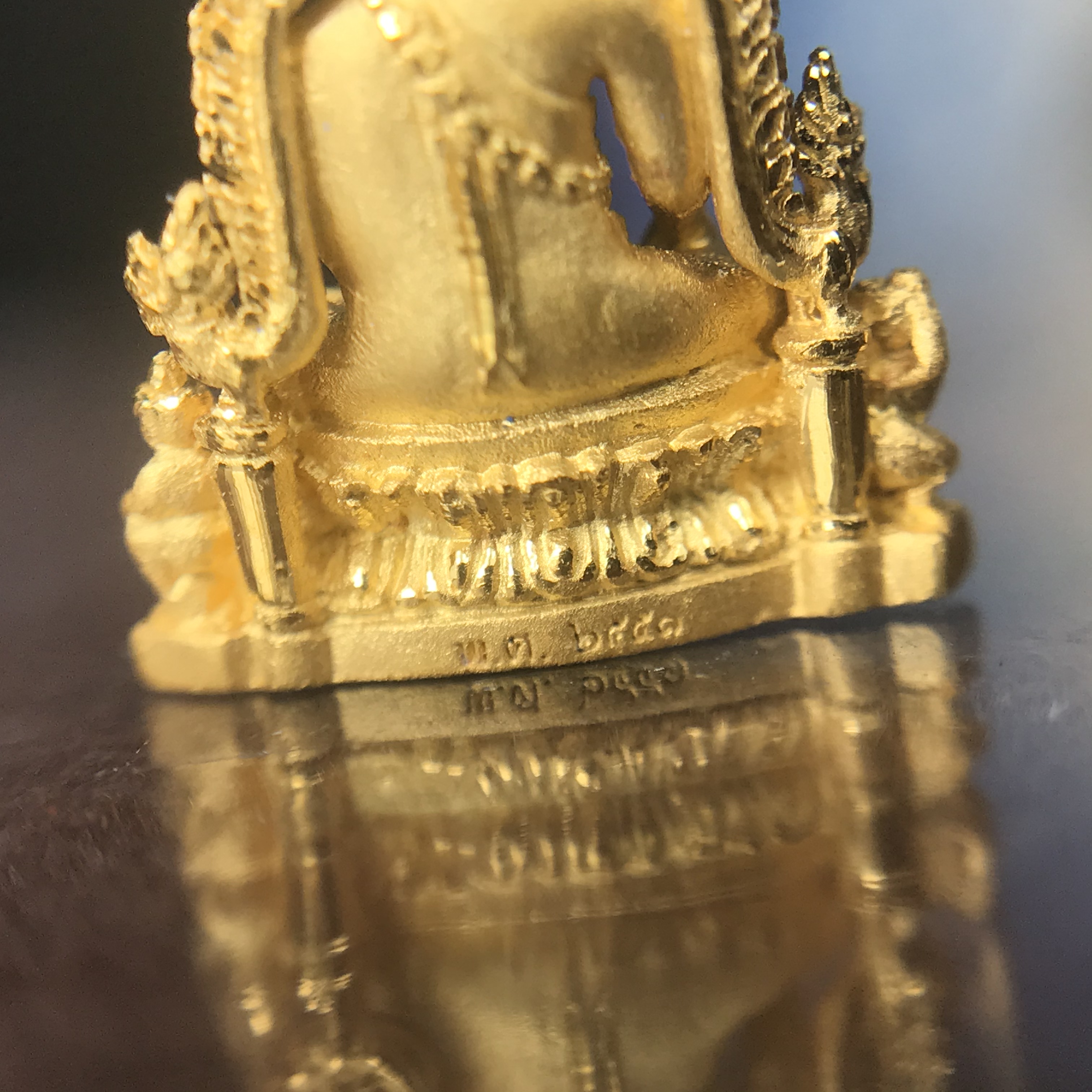 พระพุทธชินราช ภปร. โครงการ เพราะแผ่นดินนี้คือแผ่นดินเกิด ปี2551 เนื้อทองคำ 96.5%(น้ำหนัก 2.6 กรัม) ขนาดหน้าตัก1/4นิ้ว (สวยงามทรงคุณค่าหายาก)1 ใน 5000องค์