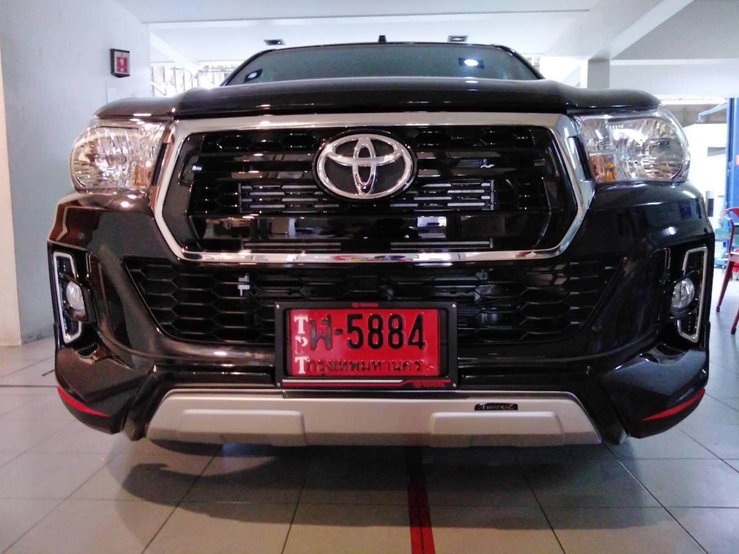 Toyota Revo Rocco body kits by Amotriz