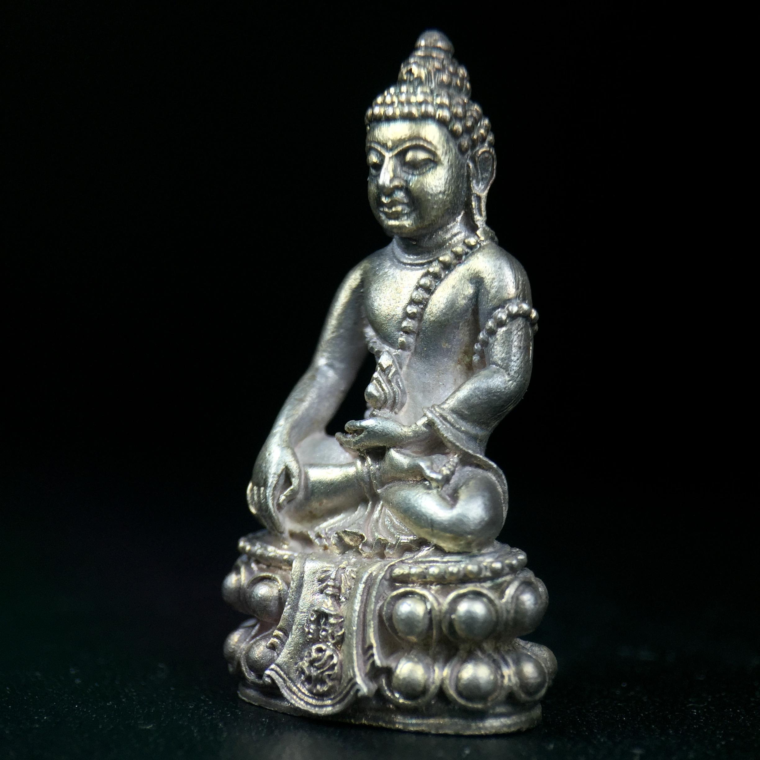 พระกริ่งศิรากาศ ภปร.(พระกริ่งคุ้มเกล้า)วัตถุมงคล"คุ้มเกล้าฯ" มูลนิธิ “คุ้มเกล้า” ในพระบรมราชูปถัมภ์ จัดสร้าง โรงพยาบาลภูมิพล เนื้อเงิน(พิมพ์หน้าไทย)(สภาพผิวเดิมขึ้นน้ำทองทั่วองค์สวย)(รัชกาลที่9เสด็จเททอง)(พิธีใหญ่)(นิยม)