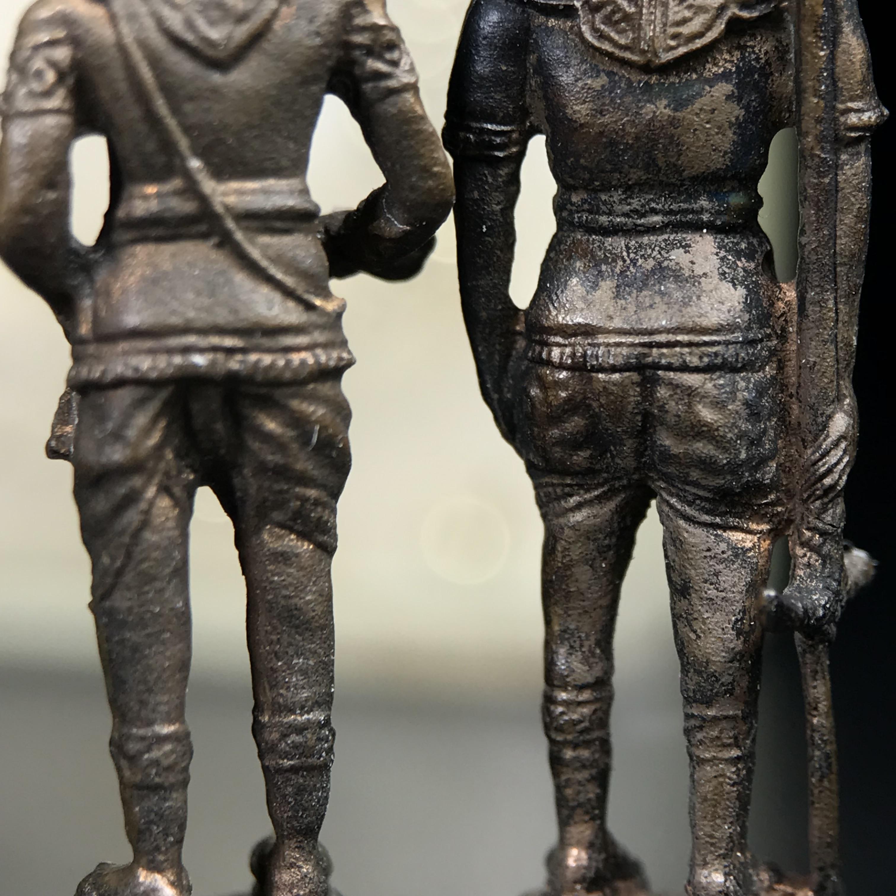 พระกริ่งสมเด็จพระนเรศวร-พระกริ่งสมเด็จพระเอกาทศรถ กองทัพภาคที่3จัดสร้าง ปี2517 เนื้อนวโลหะครบชุด 2องค์กล่องบรรจุเดิมครบสมบูรณ์(หายาก)(1ใน 300ชุด)(ในหลวง ร.9 เสด็จในพิธี)ปลุกเสกโดยพระคณาจารย์ชื่อดังในยุคนั้น7วัน7คืน(หลวงปู่โต๊ะ วัดประดู่ฉิมพลี ร่วมปลุกเสก)