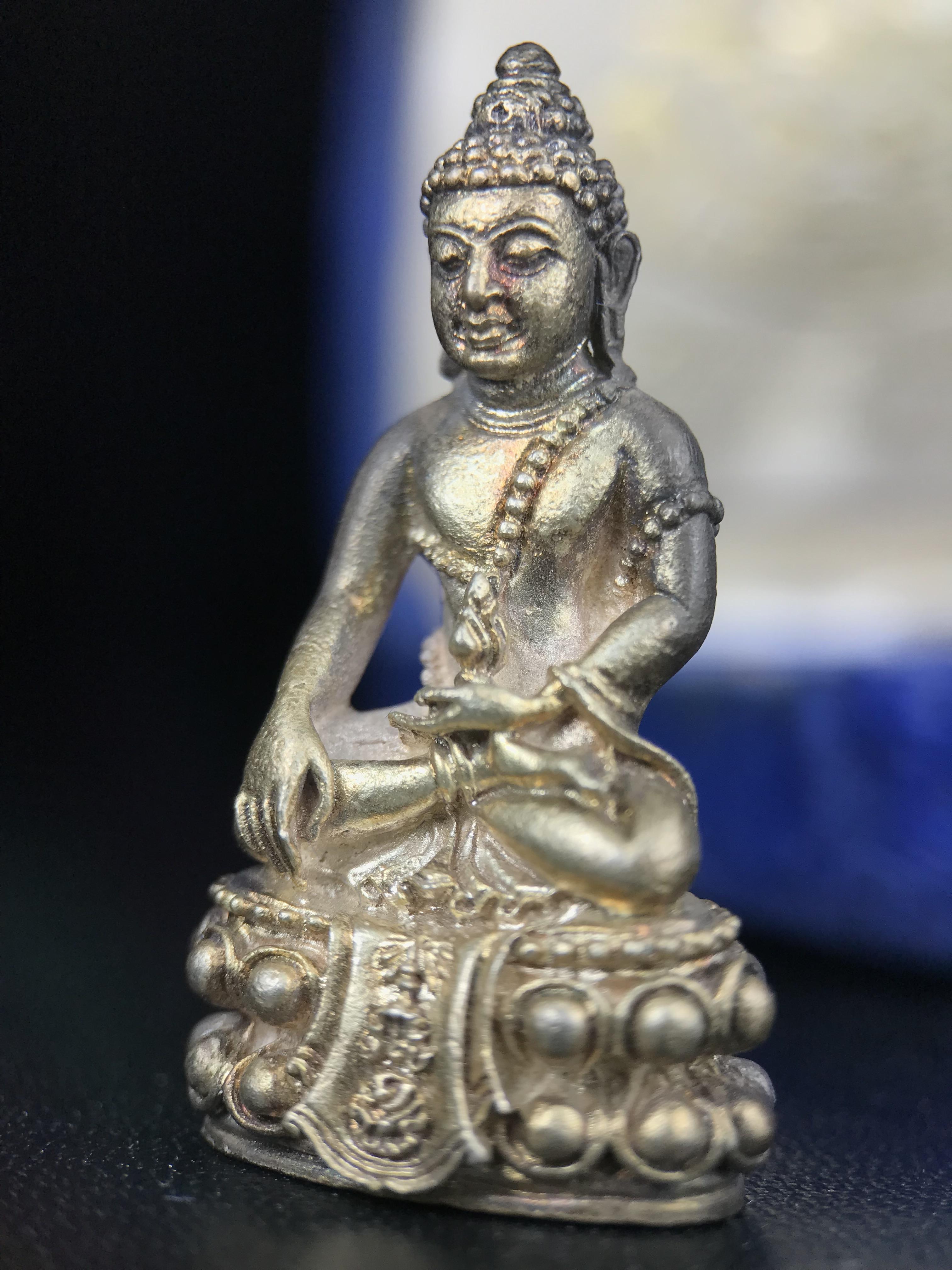 พระกริ่งศิรากาศ ภปร.(พระกริ่งคุ้มเกล้า)วัตถุมงคล"คุ้มเกล้าฯ" มูลนิธิ “คุ้มเกล้า” ในพระบรมราชูปถัมภ์ จัดสร้าง โรงพยาบาลภูมิพล เนื้อเงิน(พิมพ์หน้าไทย)(สภาพผิวเดิมขึ้นน้ำทองเก่าเก็บอย่างดีพร้อมกล่องบรรจุสวยมากมาก!)(ในหลวงรัชกาลที่9เสด็จเททอง)(พิธีใ