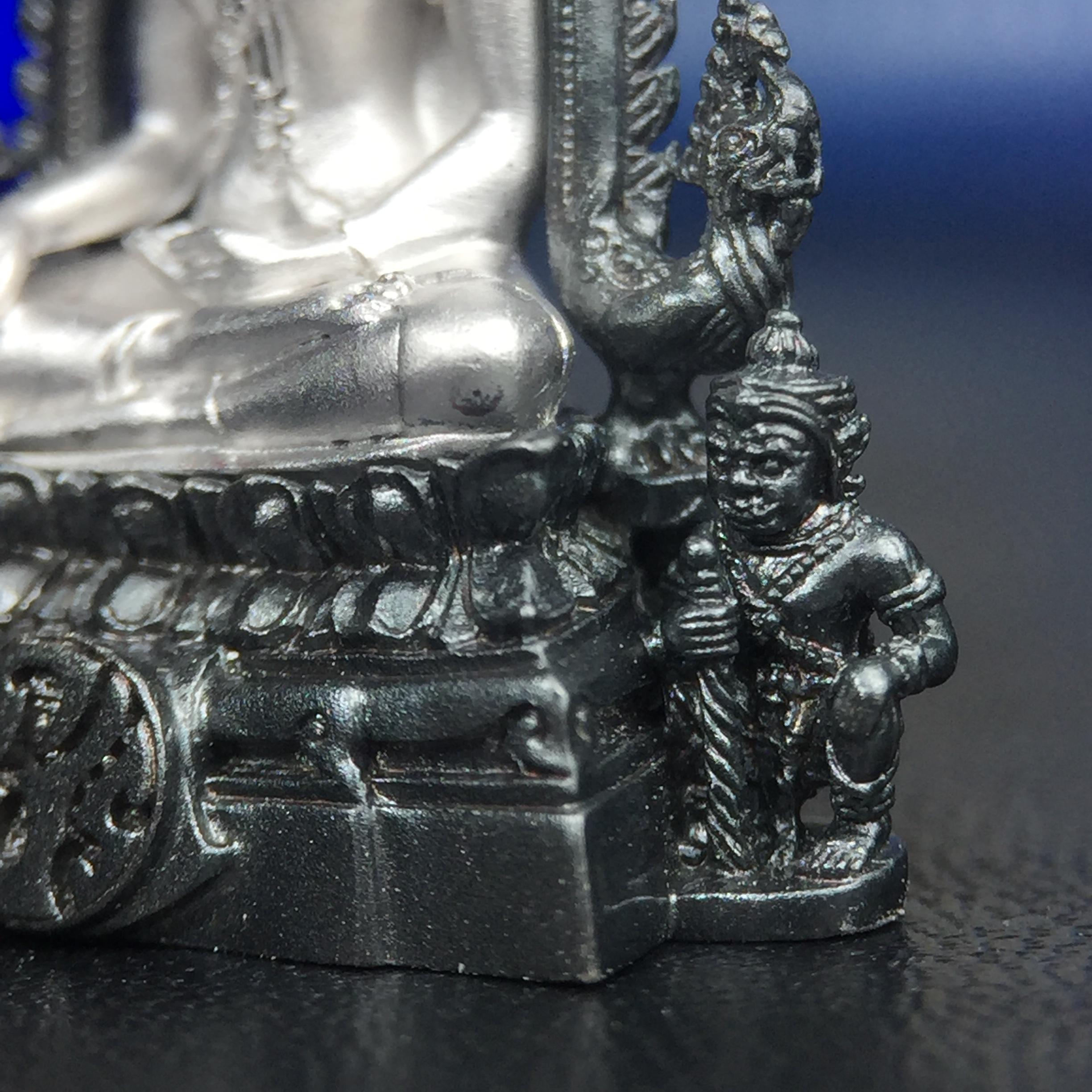 พระพุทธชินราช ภปร. โครงการ เพราะแผ่นดินนี้คือแผ่นดินเกิด เนื้อเงินชุบทองคำขาวซุ้มรมดำ ปี2551 ขนาดหน้าตัก1/2นิ้ว(3.5*2.5 ซม.) (สวยงามหายาก)1ใน 5000 องค์