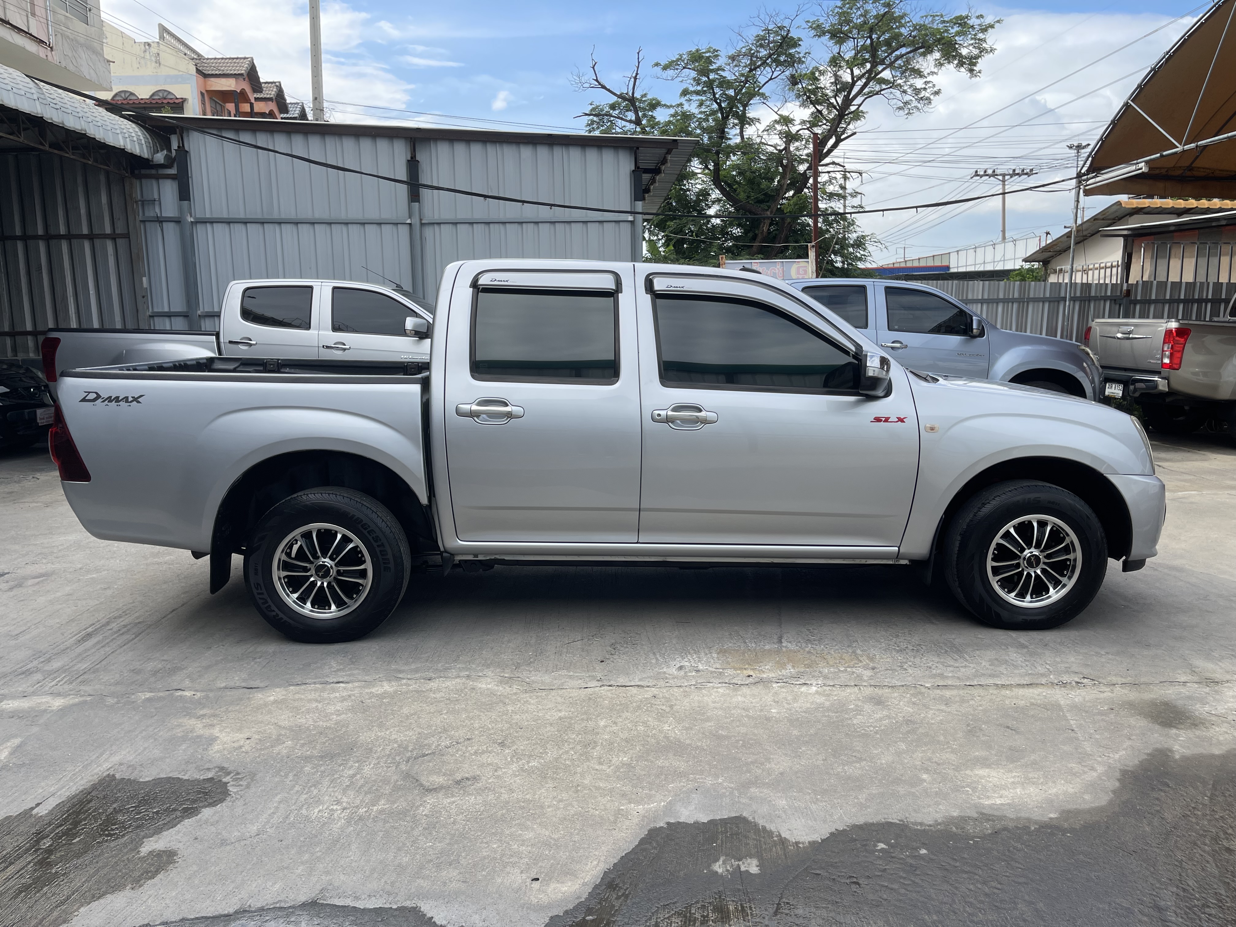 Isuzu Dmax 4ประตู SX 2.5 2012 เงิน