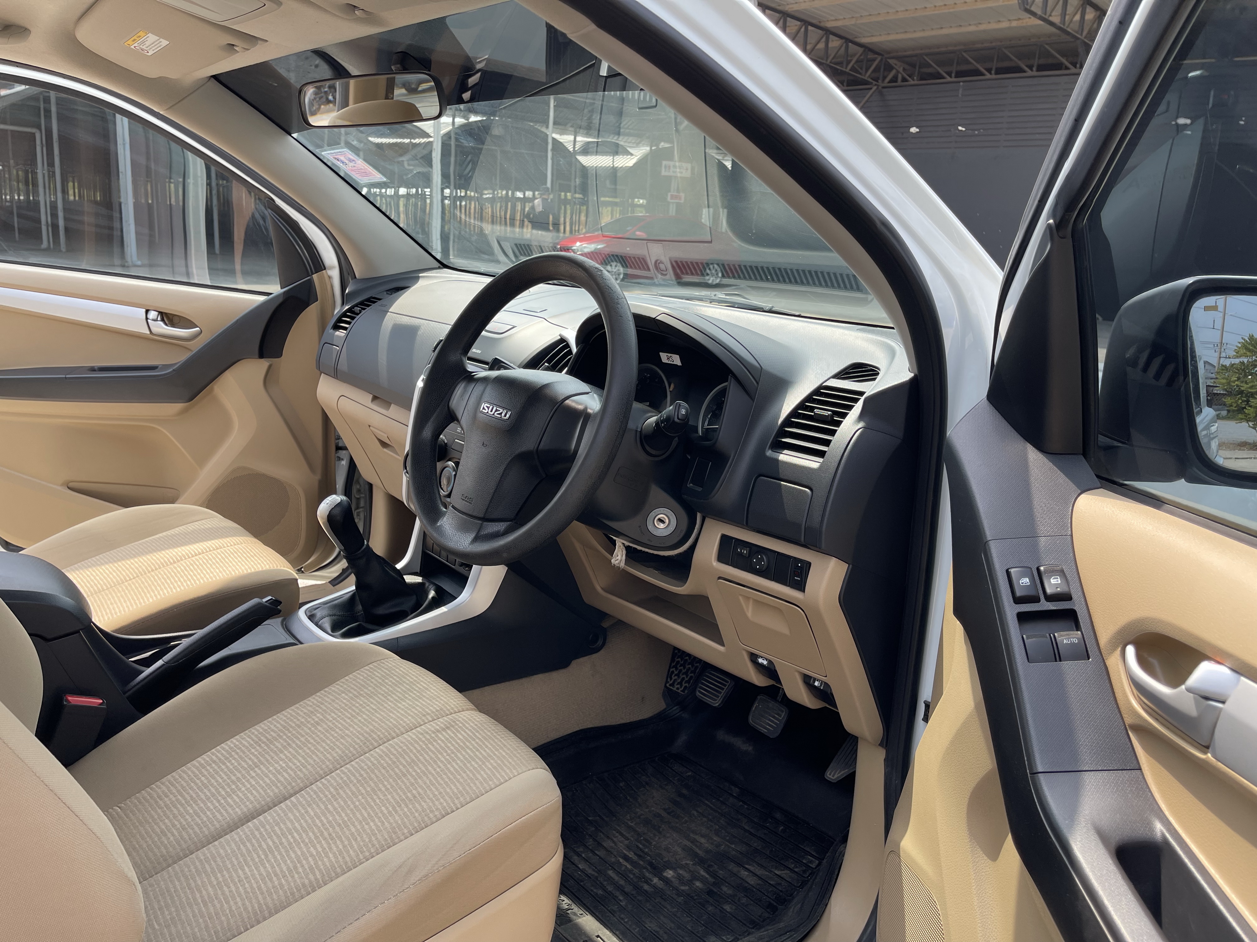 Isuzu Dmax All New Cab 1.9 L 2017 ขาว