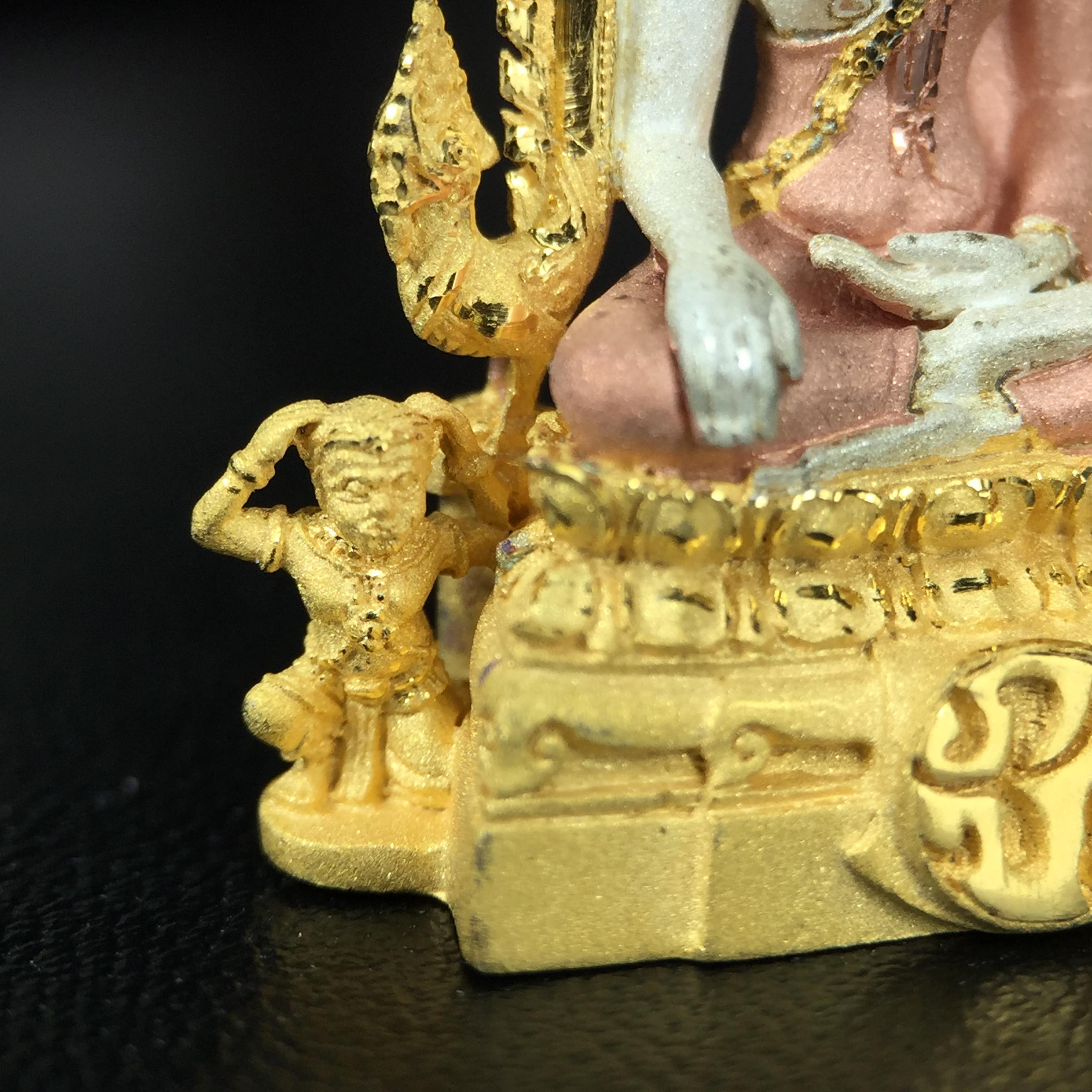 พระพุทธชินราช ภปร. โครงการ "เพราะแผ่นดินนี้ คือ แผ่นดินเกิด" ปี2548(รุ่นแรก) ลอยองค์ หน้าตัก 1/2 นิ้ว เนื้อเงินสามกษัตริย์ พุทธศิลป์งดงามทรงคุณค่า รุ่นยอดนิยม