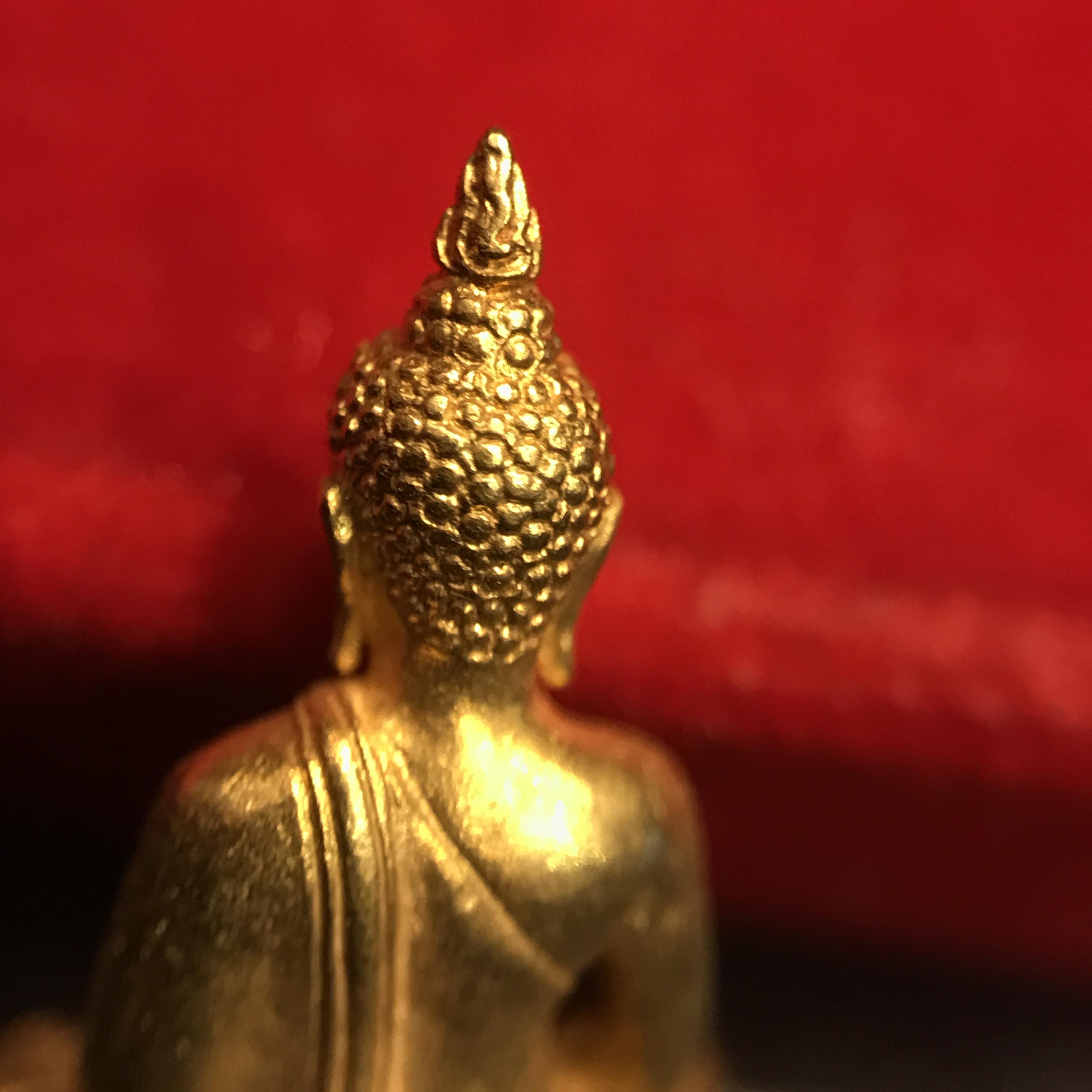 พระเครื่องปางสมาธิ เนื้อทองคำ 90 พรรษาสมเด็จย่า ปี 2533 (ในหลวงรัชกาลที่9เสด็จในพิธี)