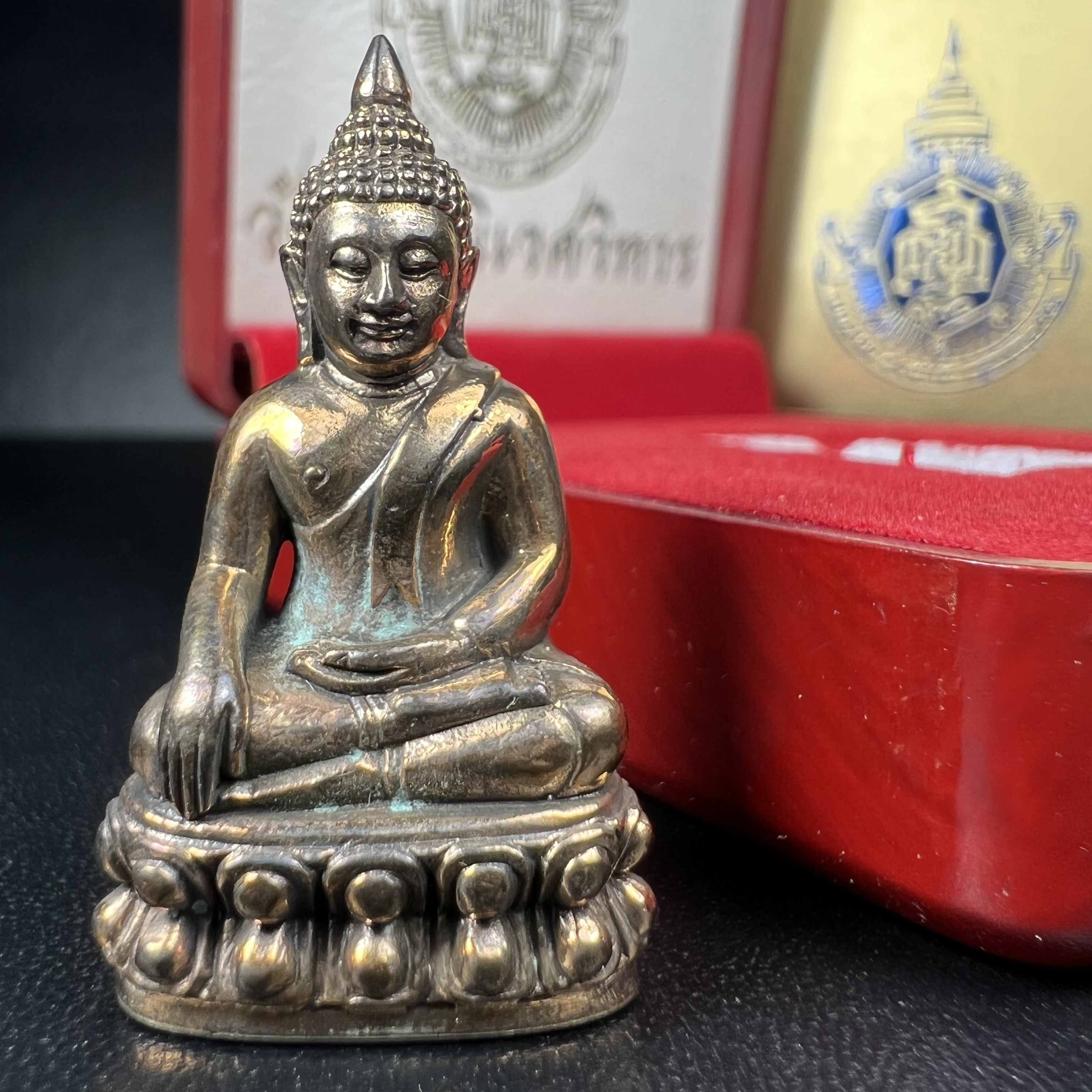 พระกริ่ง 8 รอบ ญสส. 96 พรรษา สมเด็จพระญาณสังวร สมเด็จพระสังฆราช สกลมหาสังฆปรินายก วัดบวรนิเวศวิหาร ปี 2552 เนื้อนวโลหะเต็มสูตรแก่ทองคำ(1 ใน 2999 องค์)