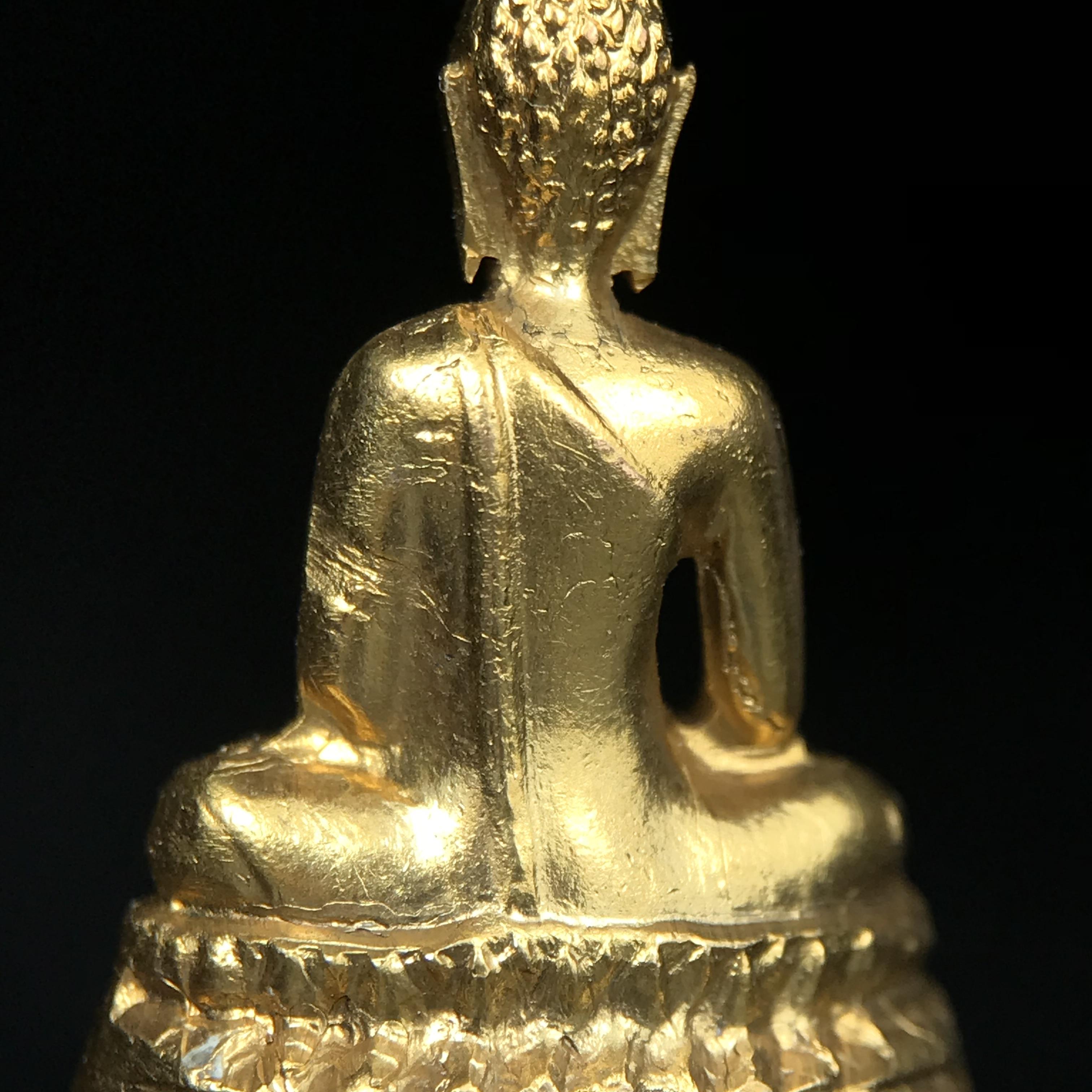 พระกริ่ง ภปร.(รุ่นแรก) วัดบวรนิเวศวิหาร พ.ศ.2508 กะไหล่ทองเดิม(กรรมการ)พิมพ์นิยม(หูยาว)(ก้นตะไบหยาบ)สภาพคัดสวยเดิม(ในหลวงรัชกาลที่9ทรงเสด็จเททอง)พบเจอน้อยหายาก